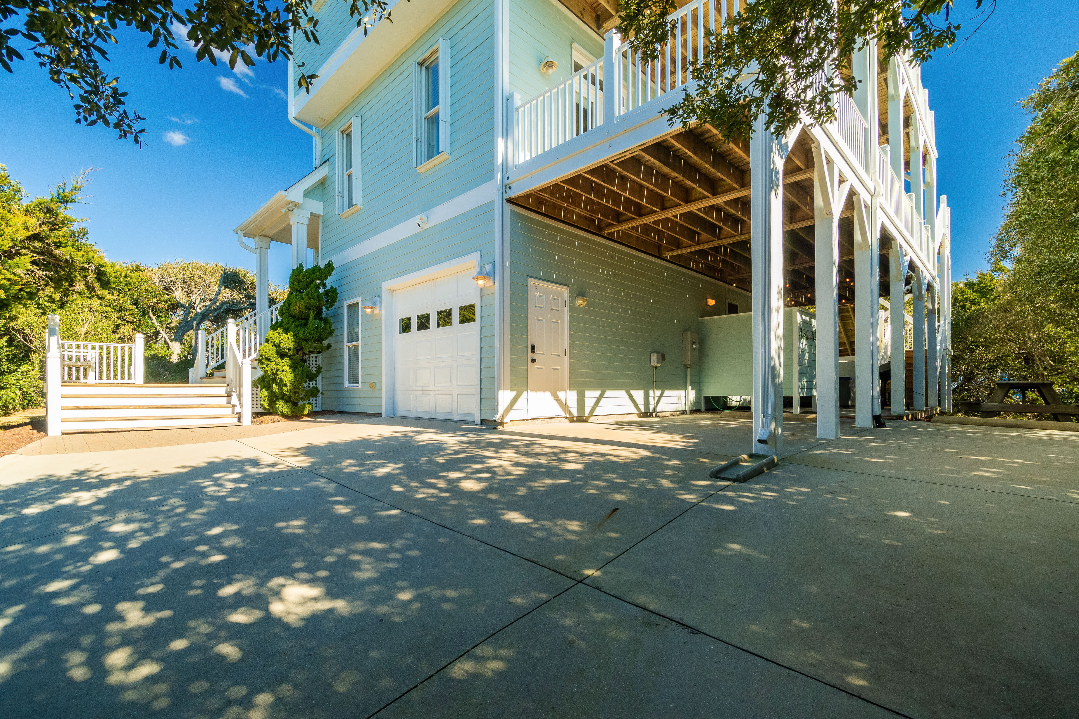 Parking | Garage (1 Vehicle) | Driveway (5 Vehicles)