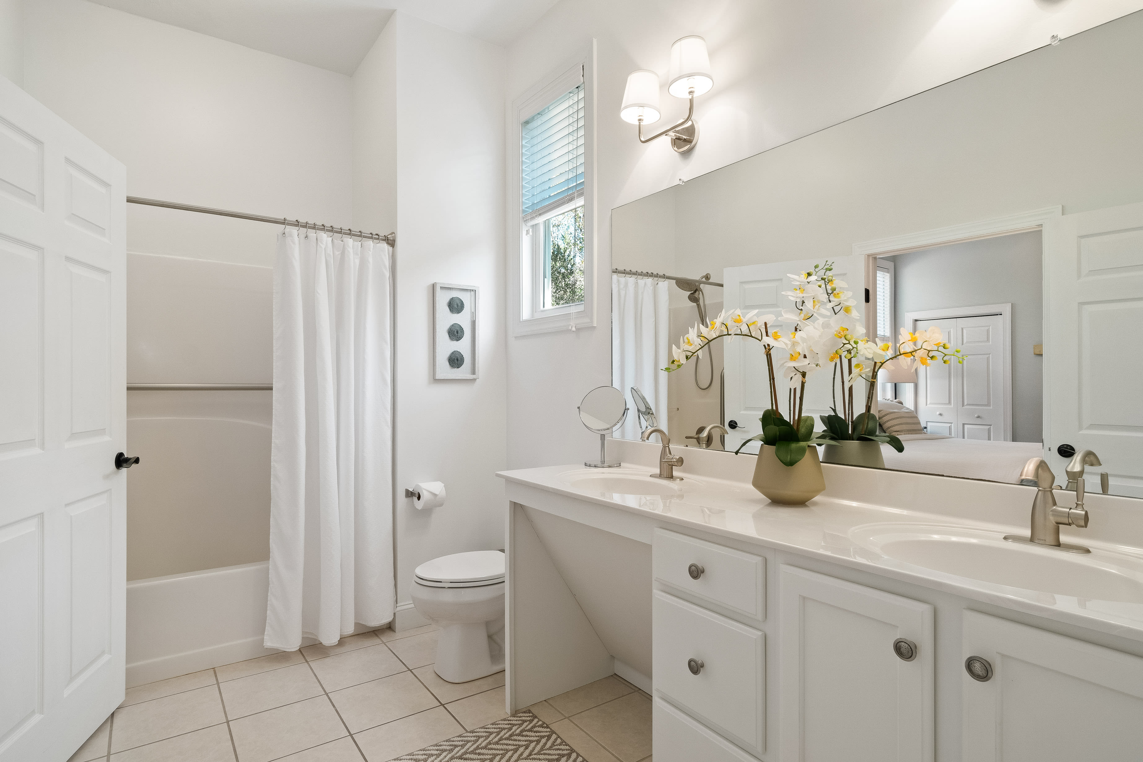 Full Bathroom | Grab Rails