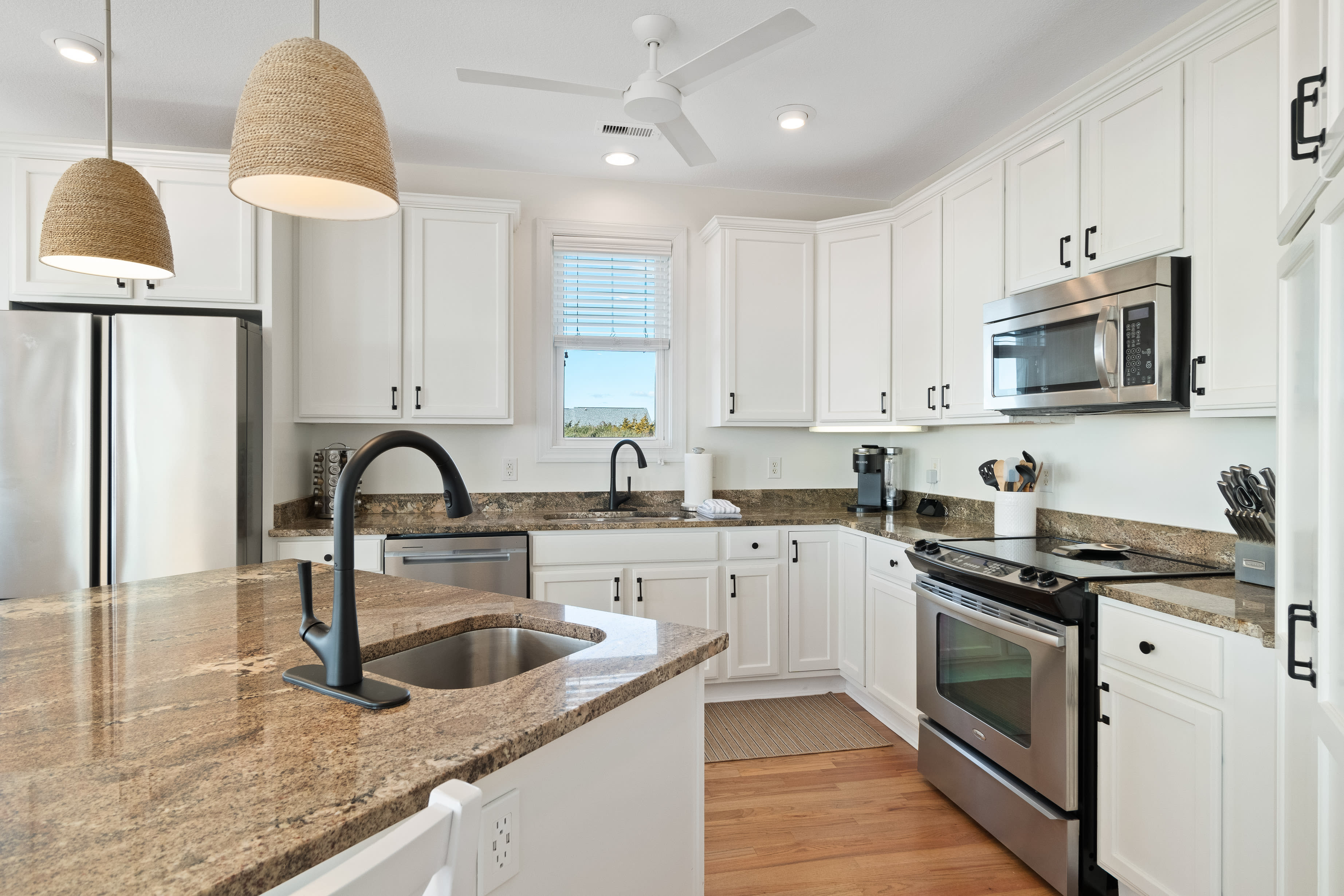 Kitchen | Fully Equipped w/ Stainless Steel Appliances | Crockpot