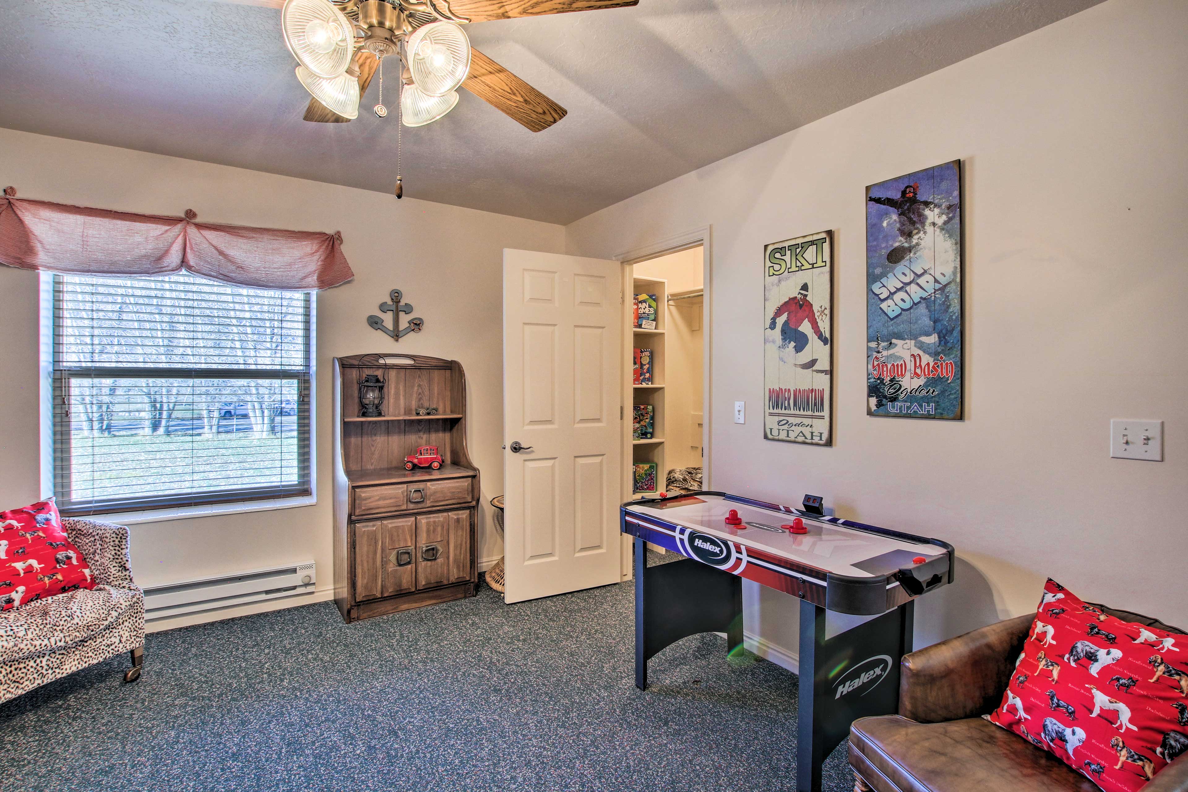 Bedroom 4 | Mini Air Hockey Table