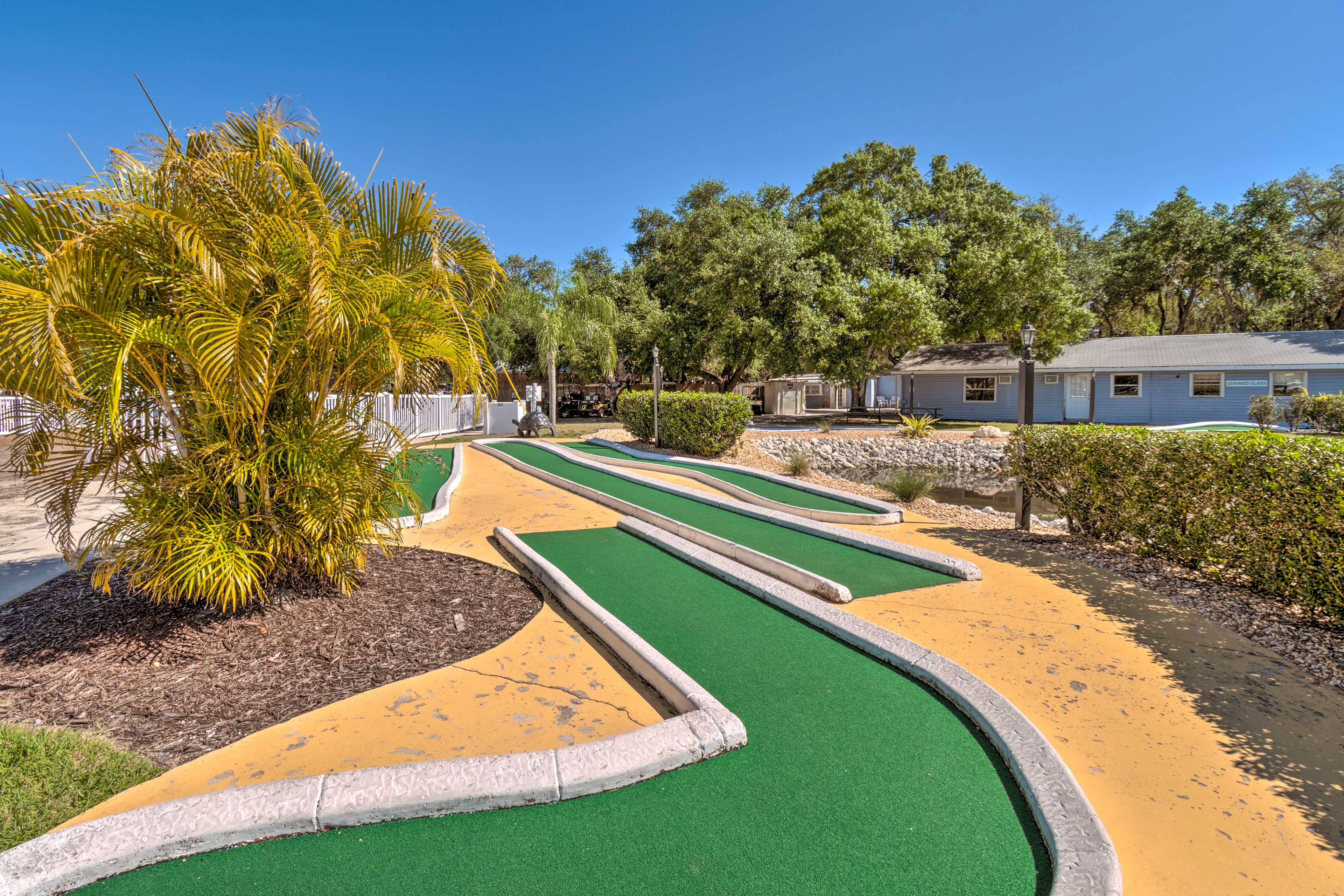 Community Putting Greens