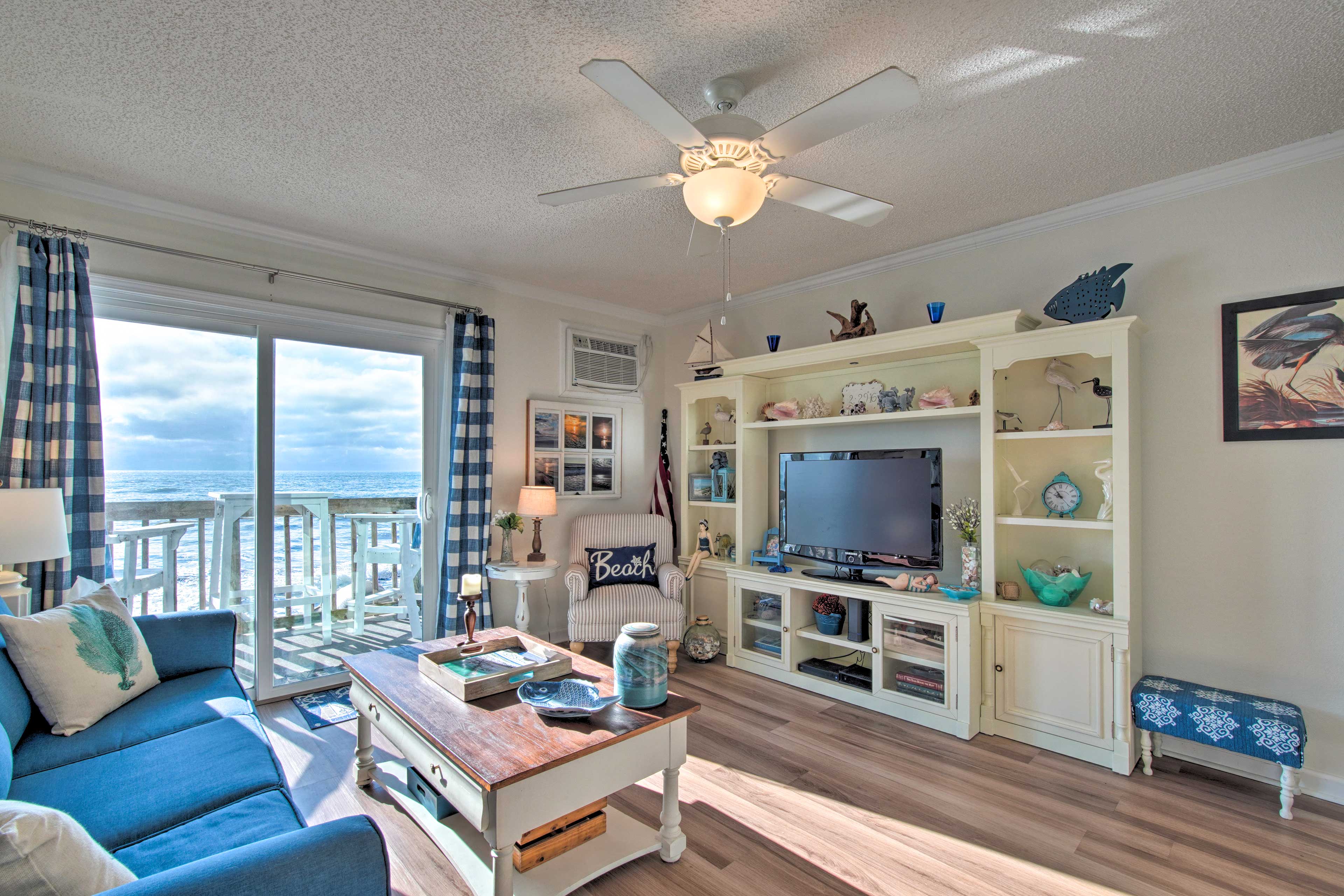 North Top Sail Beach Vacation Rental | 1BR | 1BA | Elevator On-Site | 560 Sq Ft