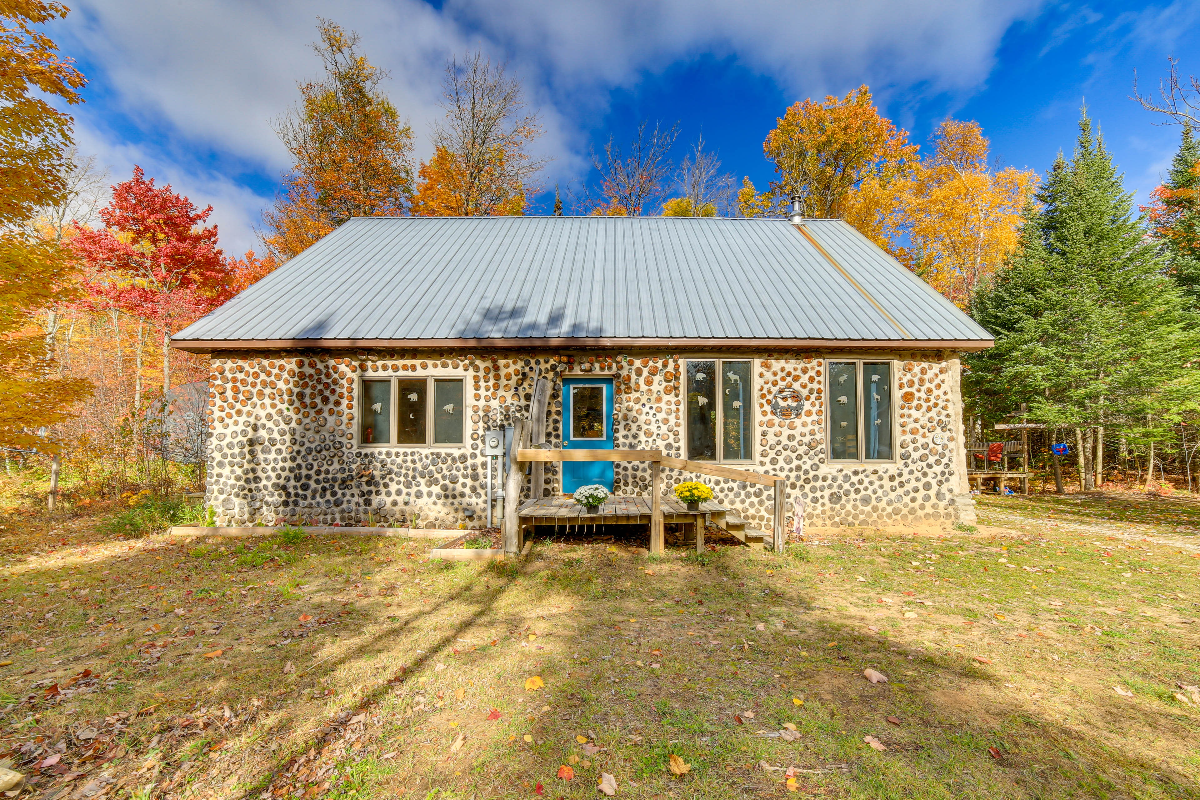 Exterior | 10-Acre Property | Fire Pit