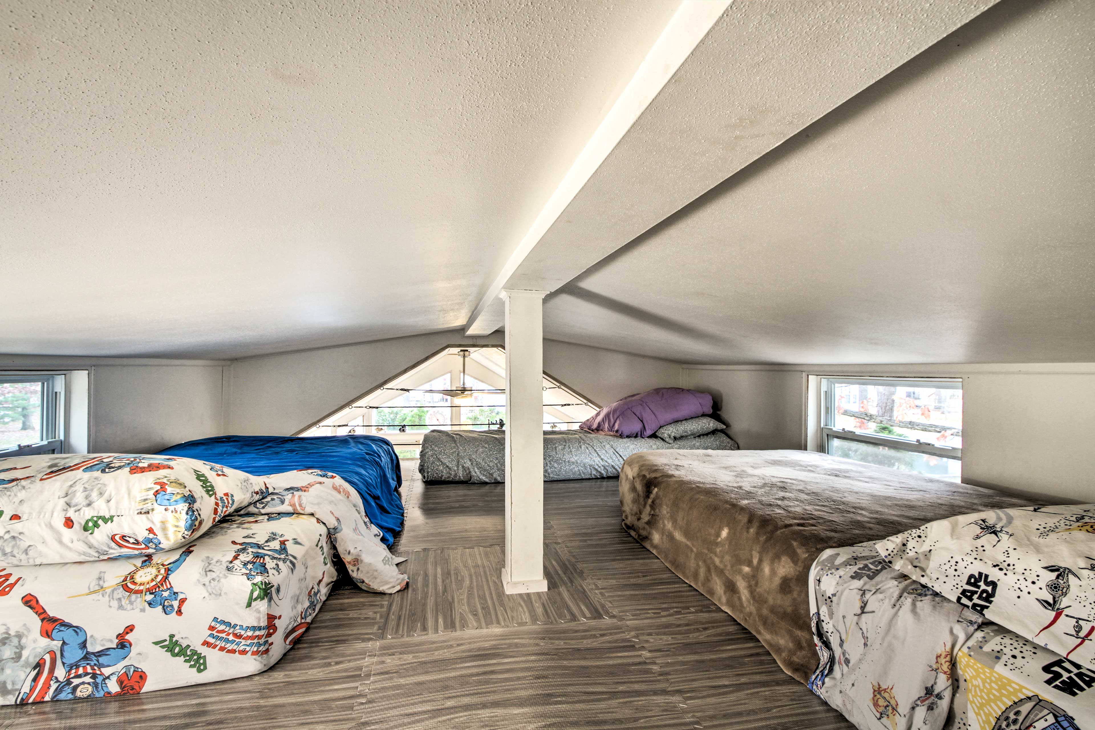 Loft | 2 Twin Beds