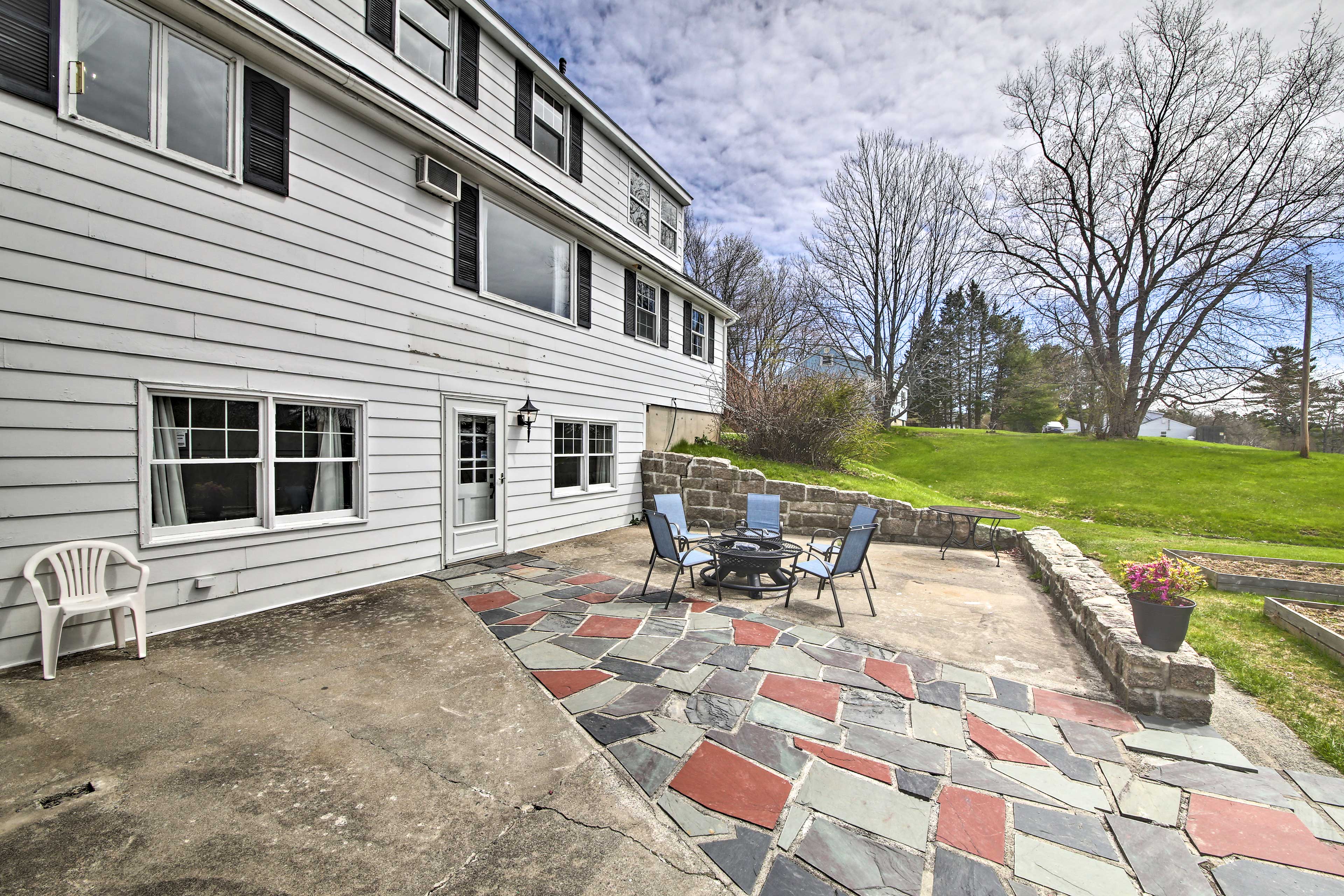 Patio | Wood-Burning Fire Pit