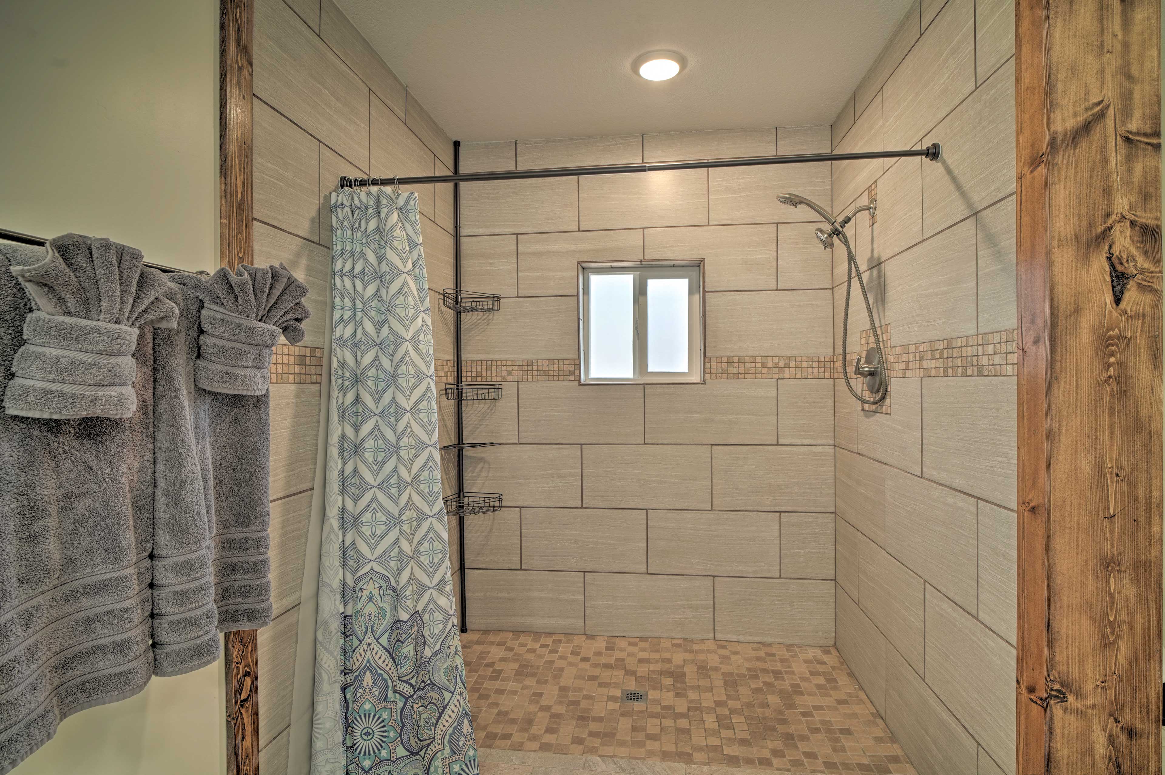 En-Suite Bathroom | Towels Provided