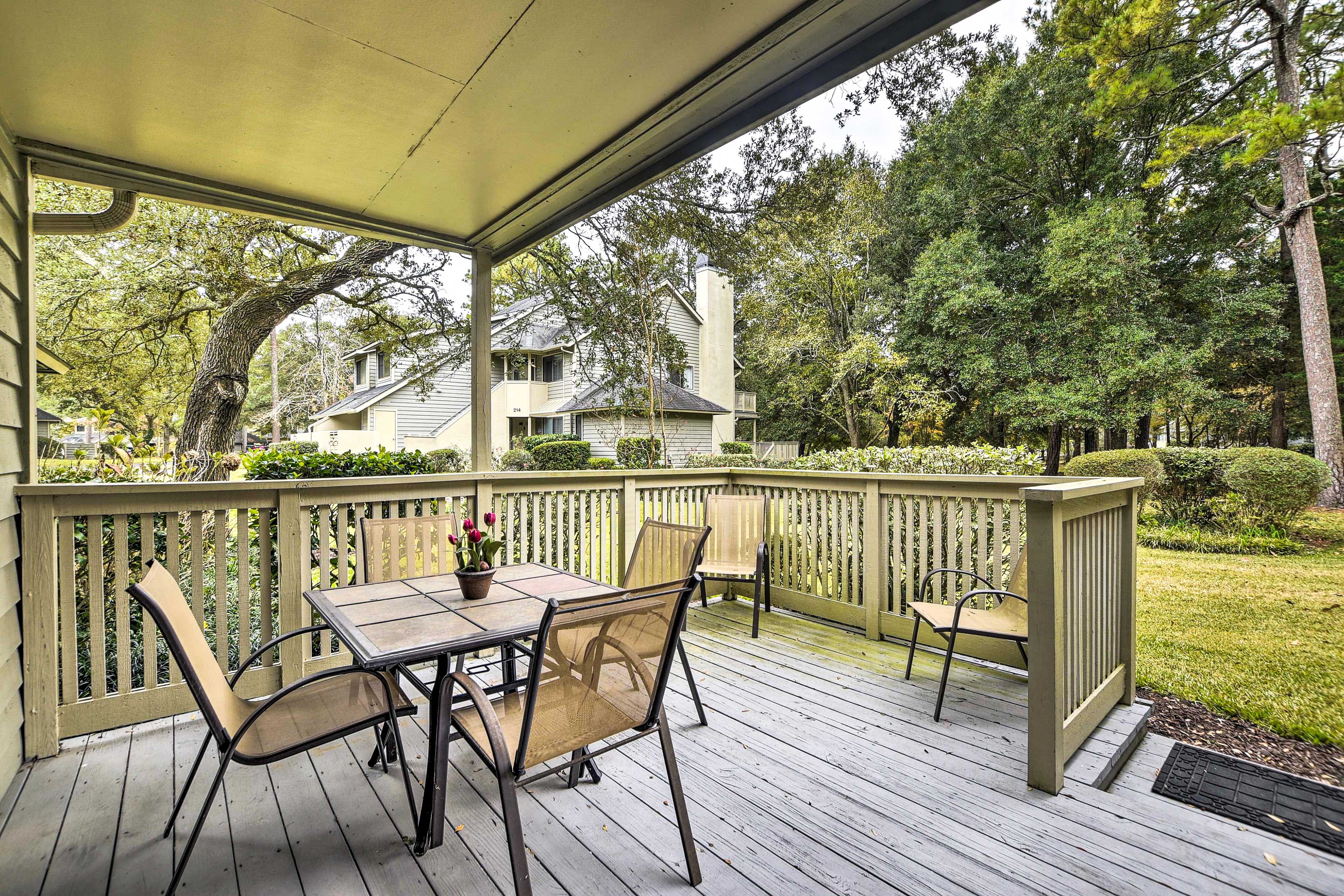 Private Deck | Outdoor Dining Area