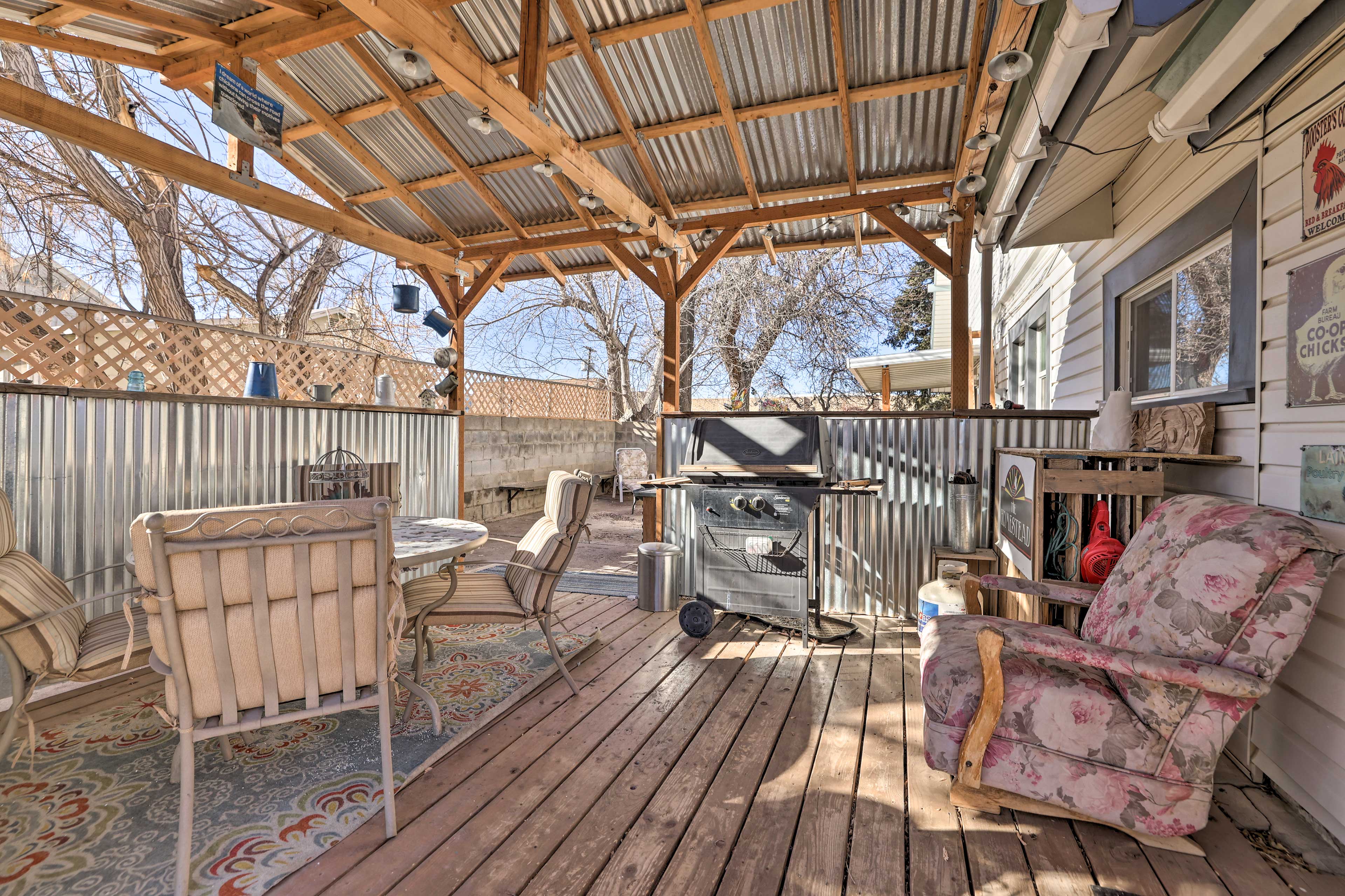 Shared Patio | Gas Grill