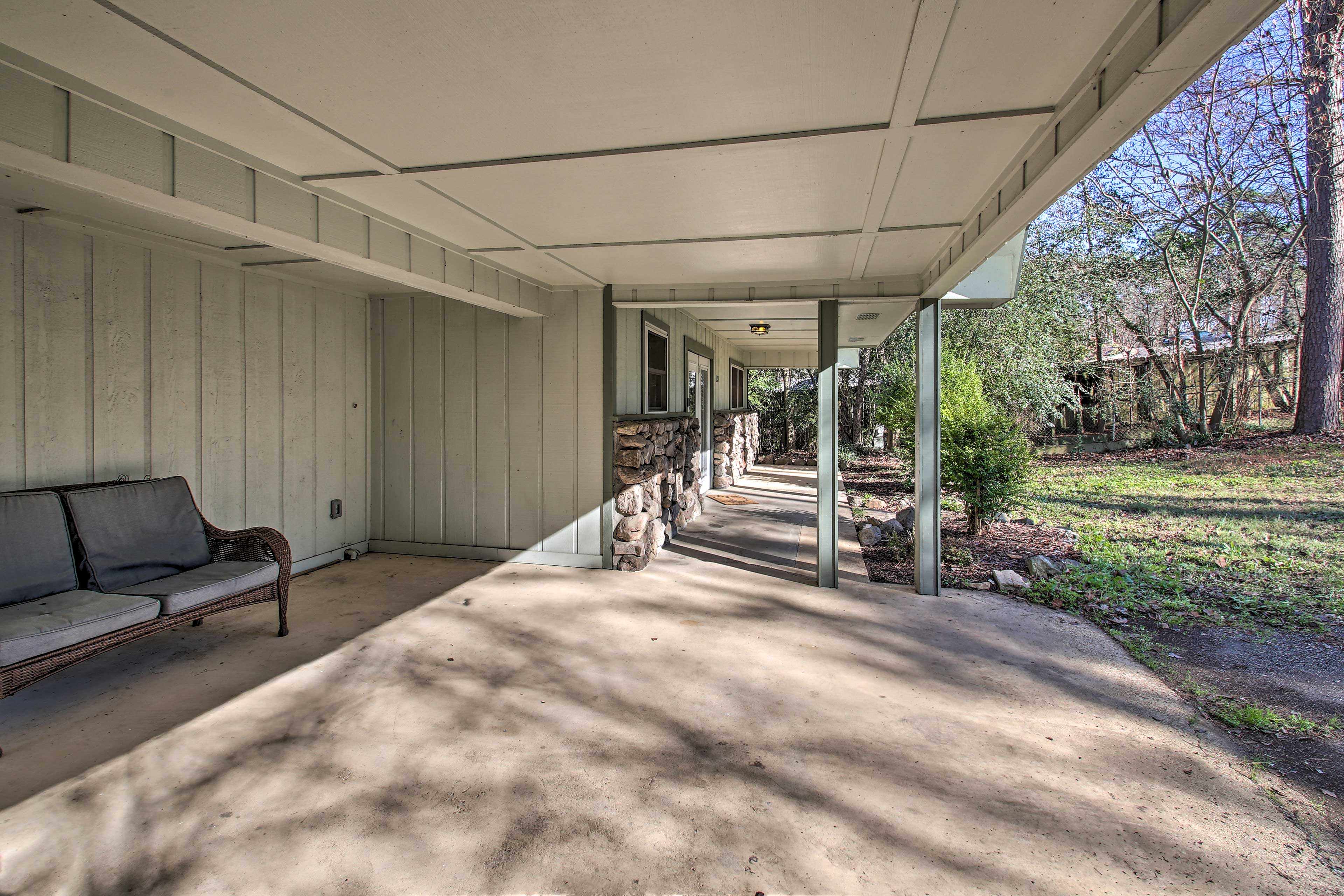 Property Exterior & Porch