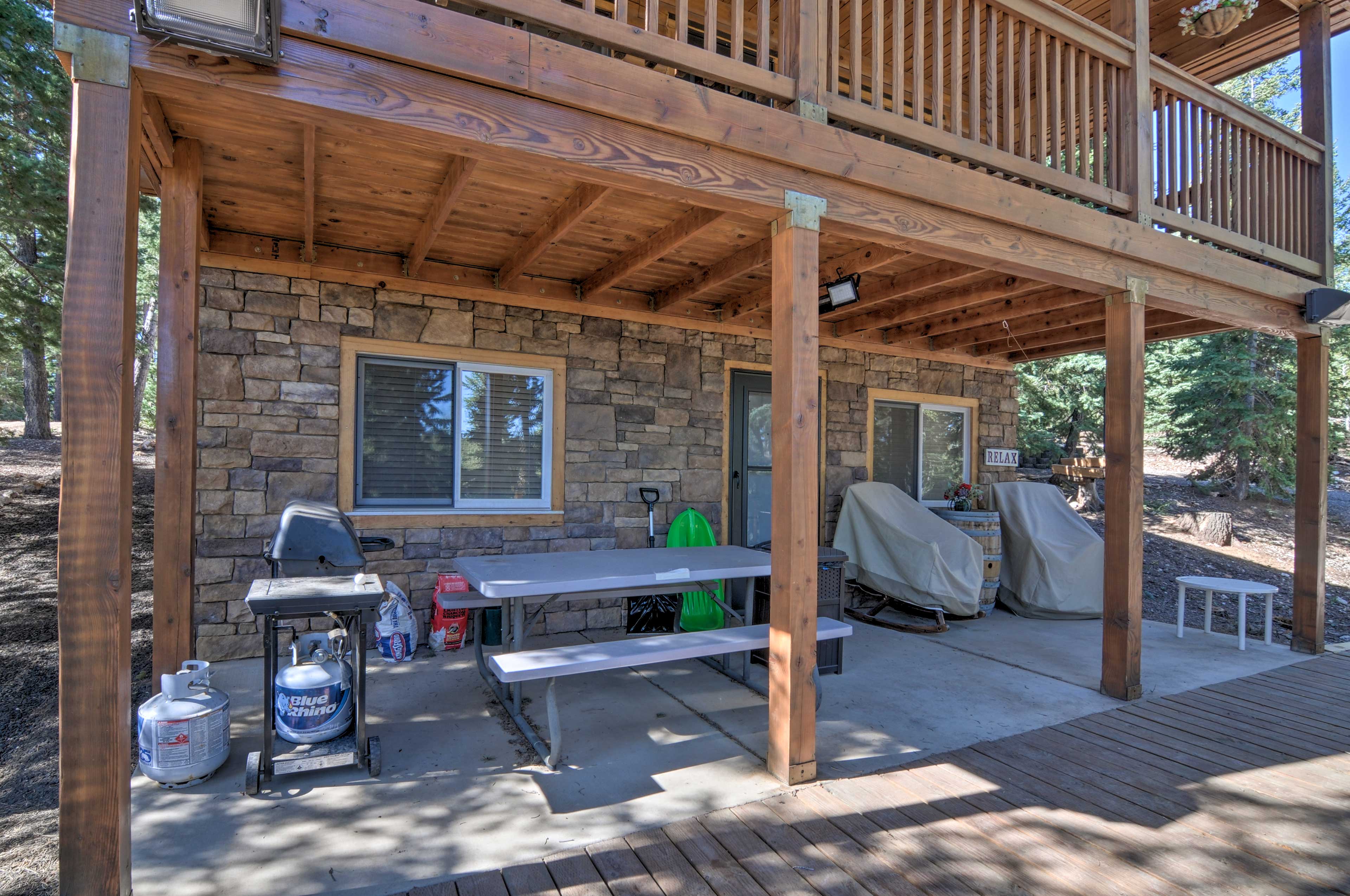 Covered Patio | Gas Grill