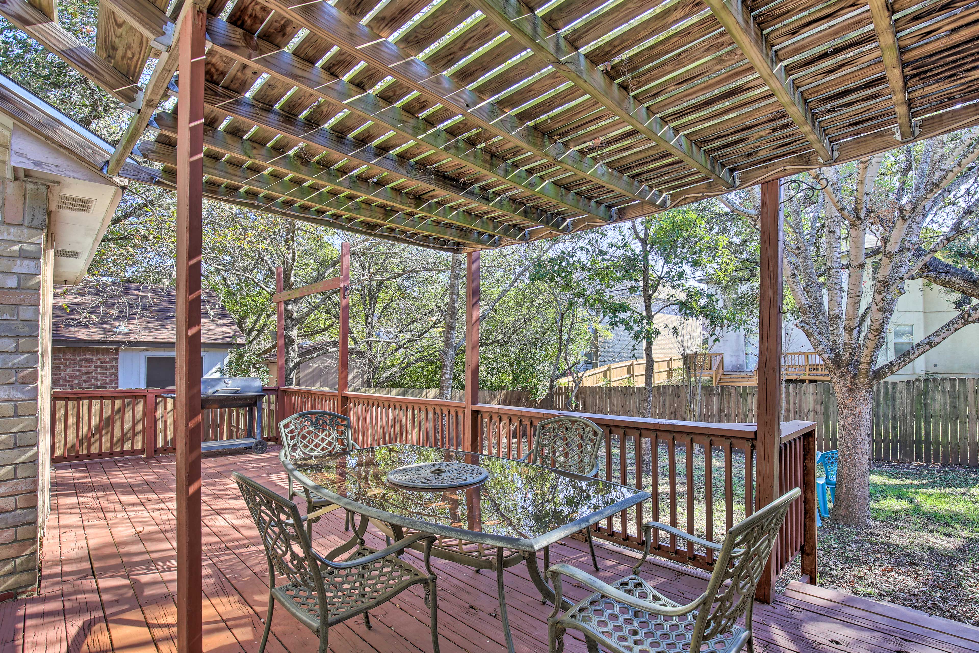 San Antonio Abode w/ Spacious Backyard & Deck