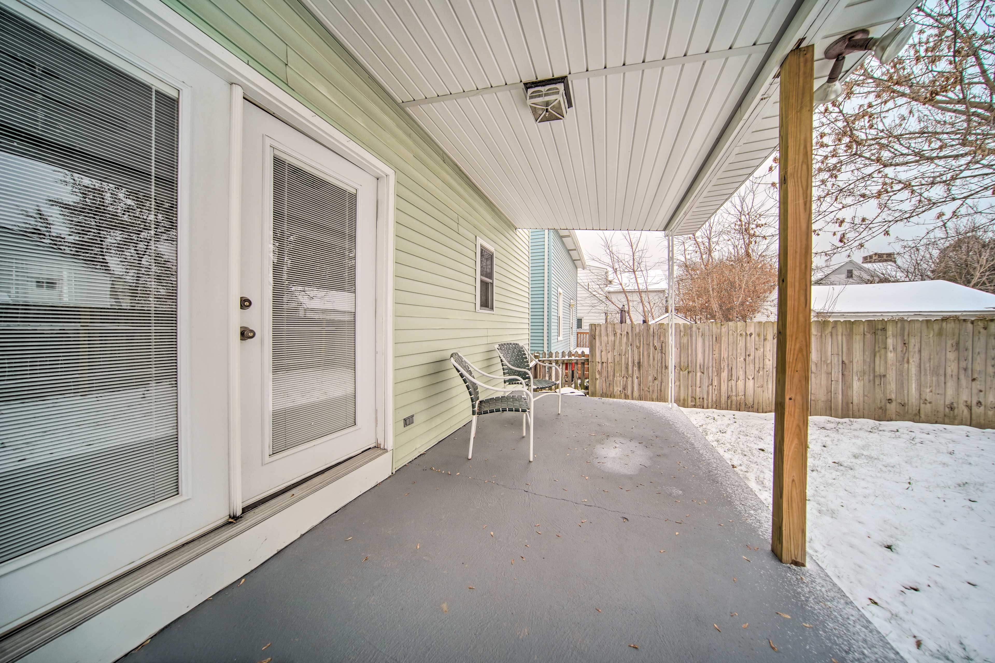 Private Yard | Covered Patio