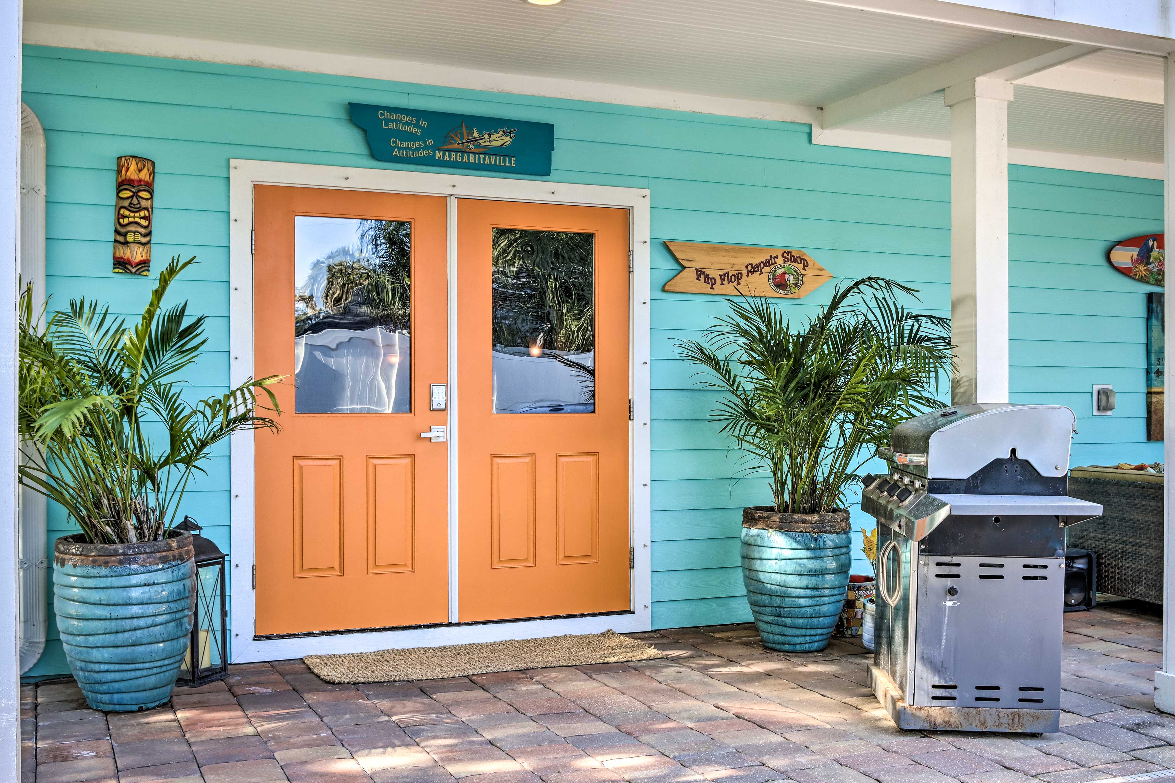 Front Entrance | Gas Grill