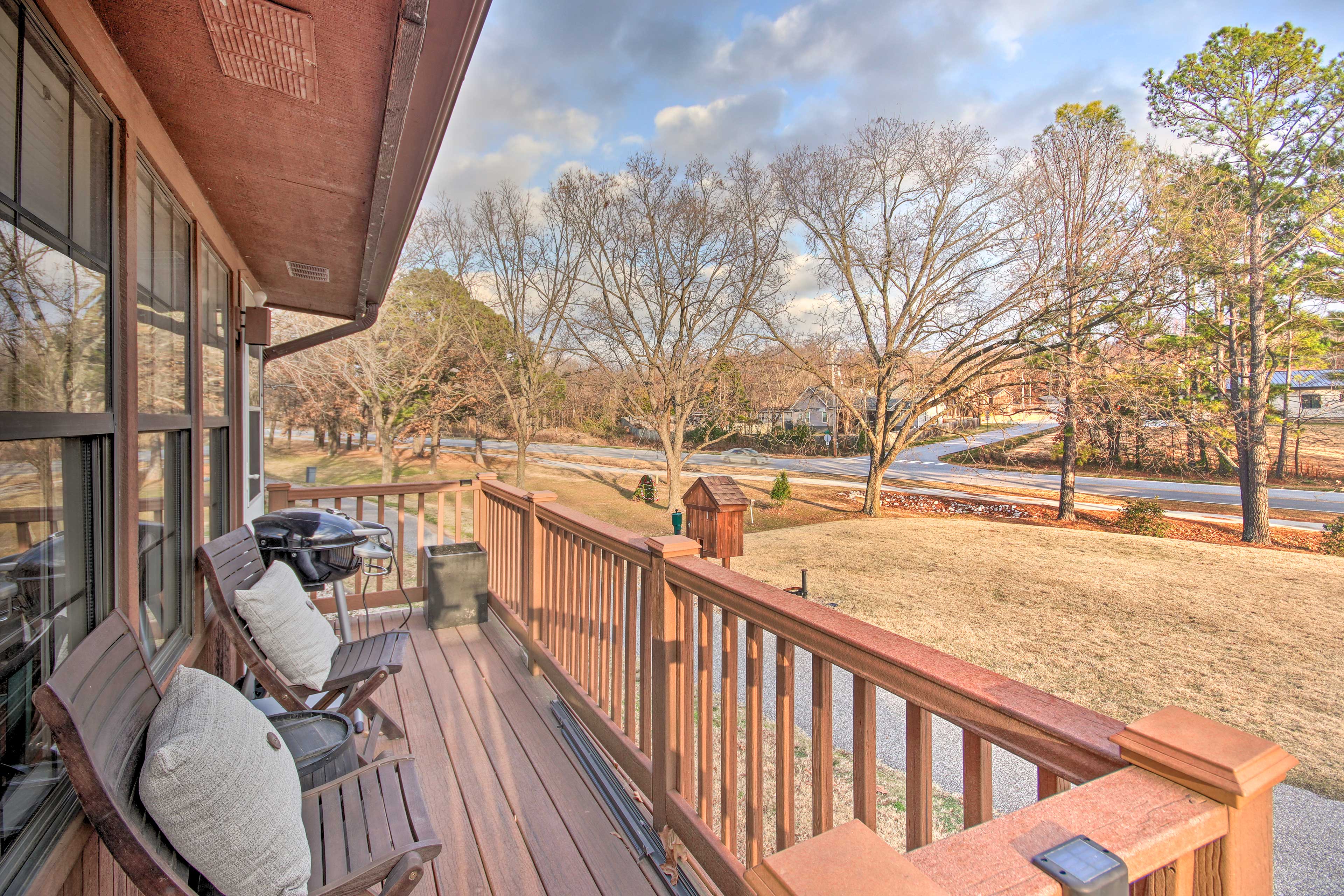 Deck | Electric Grill | Biking Trails On-Site