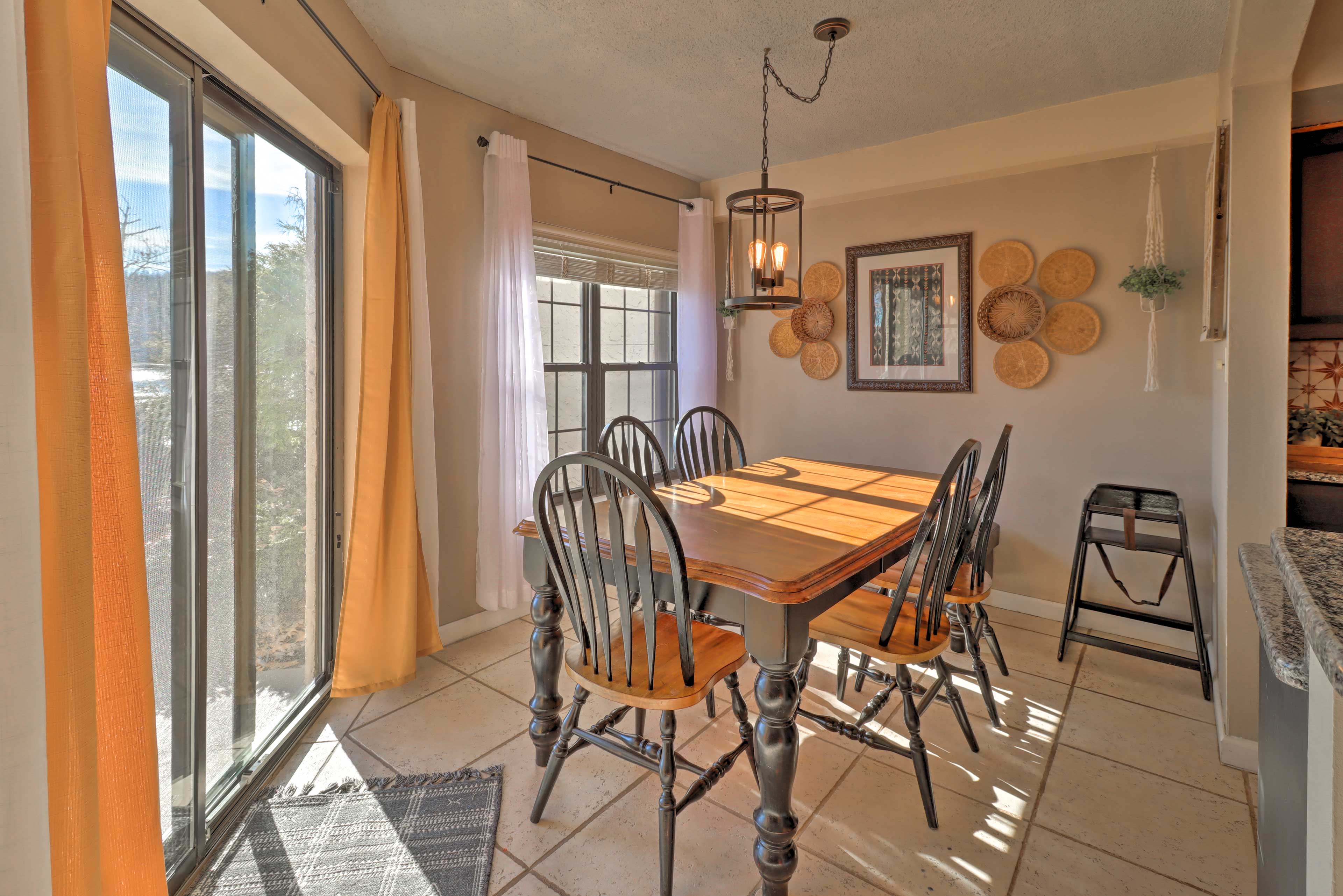 Dining Room | Dishware/Flatware Provided