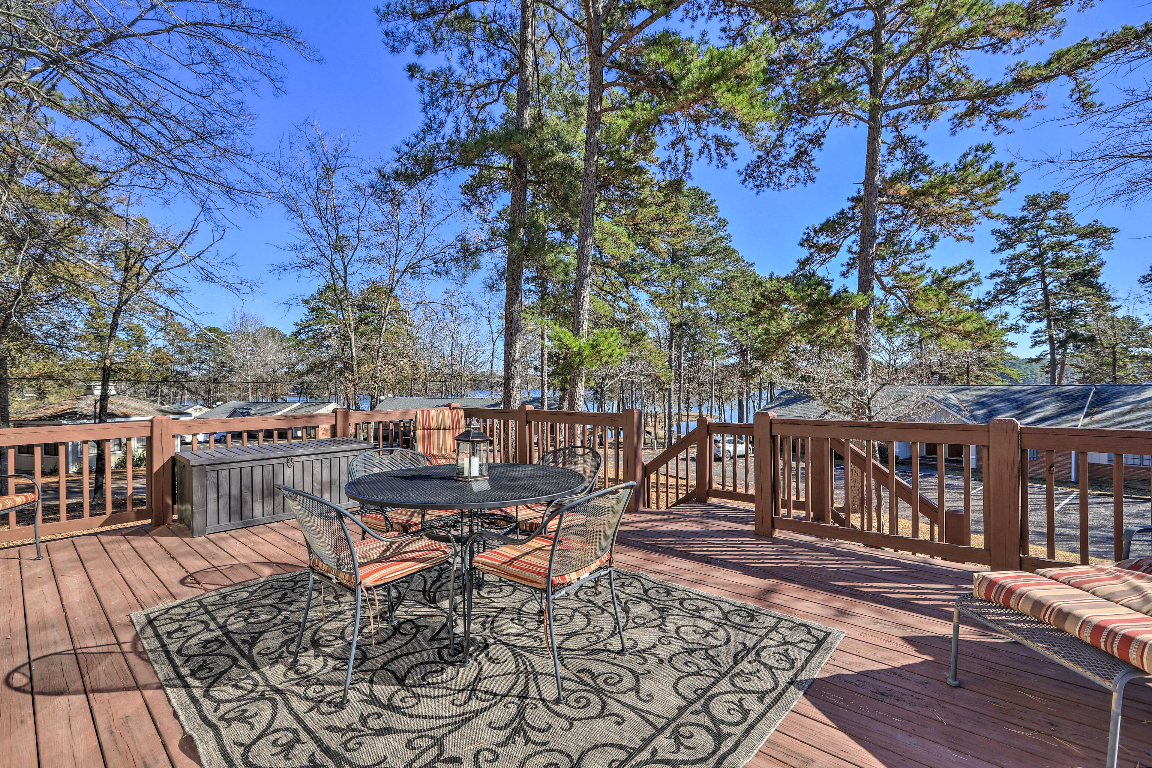 Deck | Lake VIews