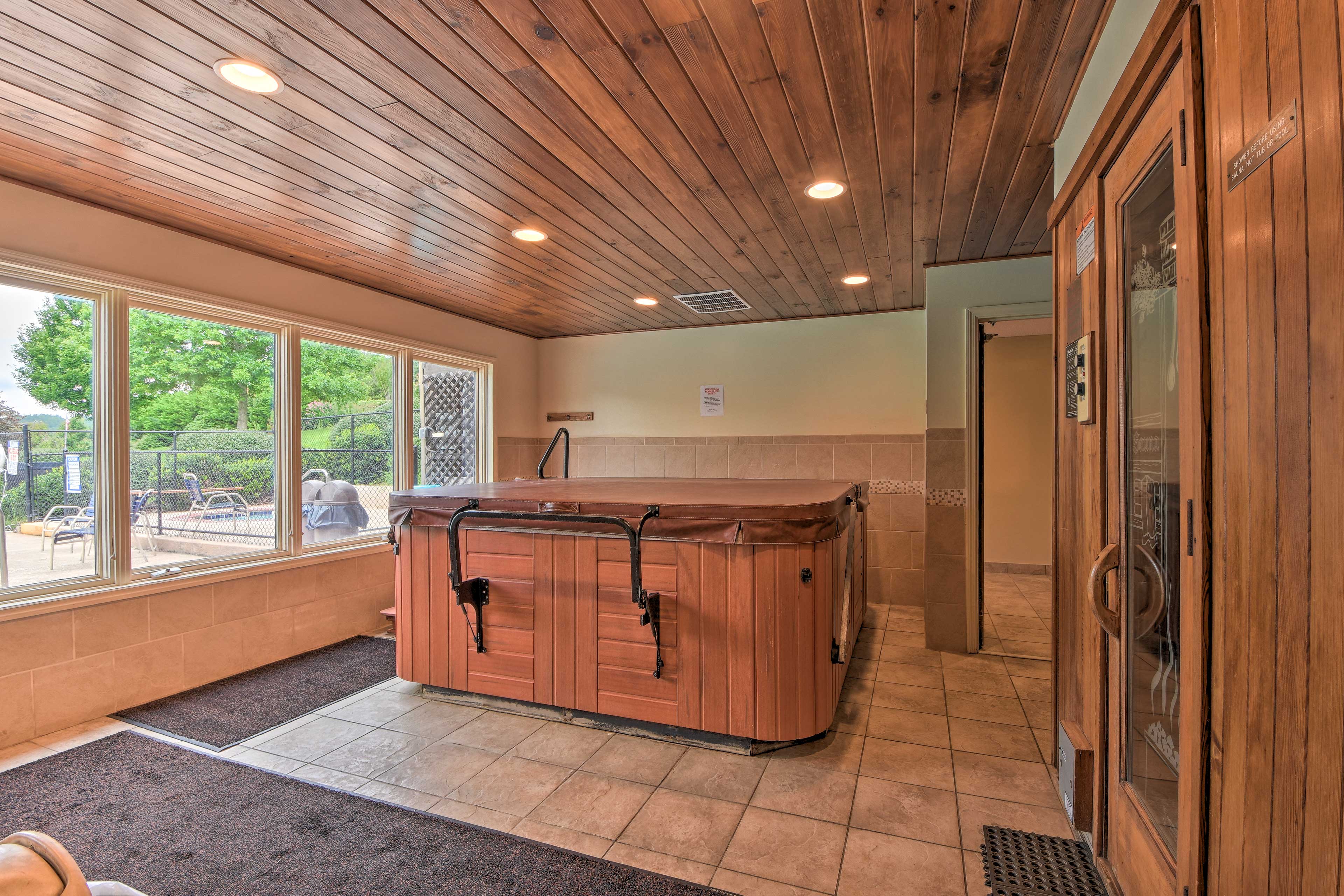 Community Indoor Hot Tub & Sauna