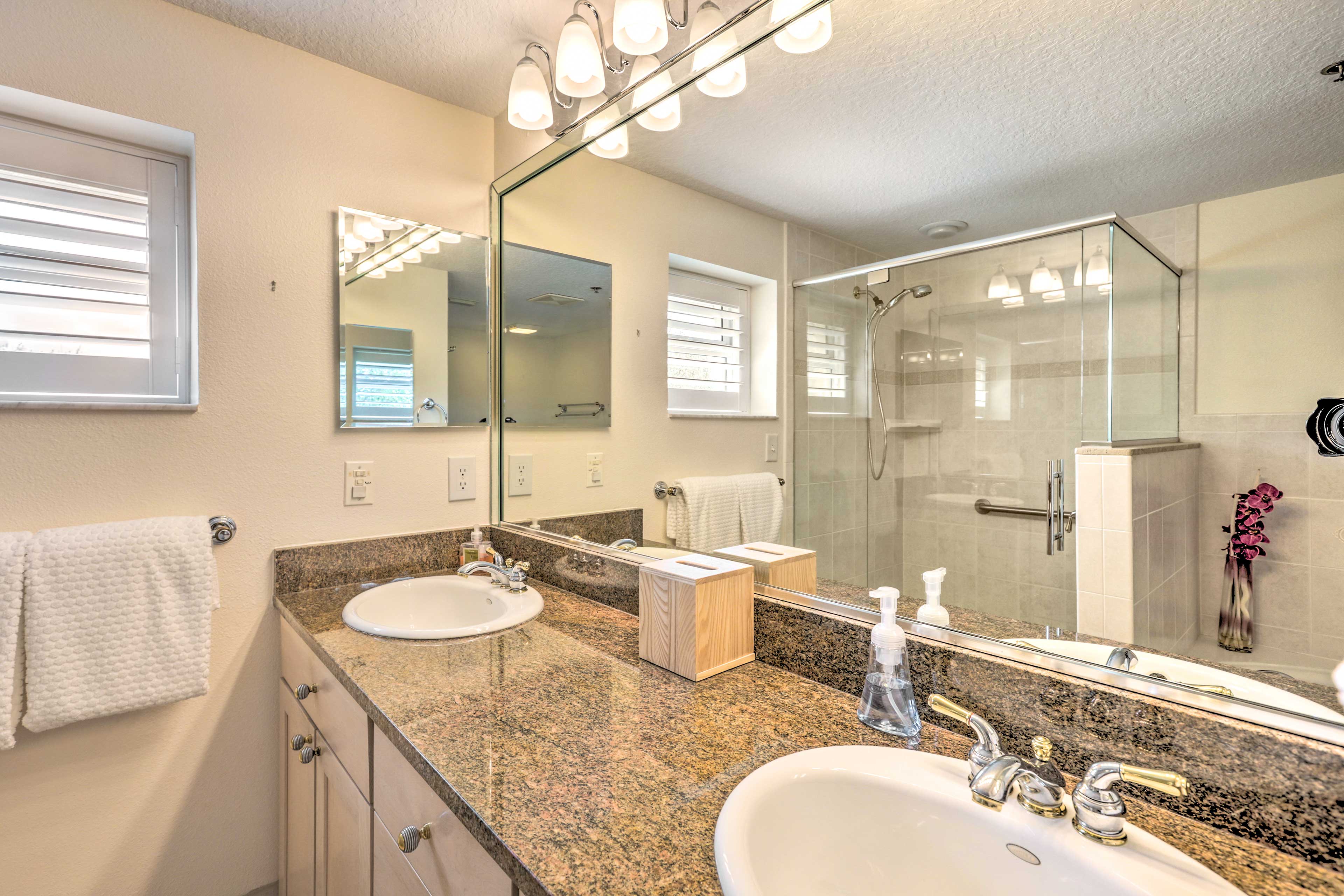 En-Suite Bathroom | Walk-In Shower | Complimentary Toiletries