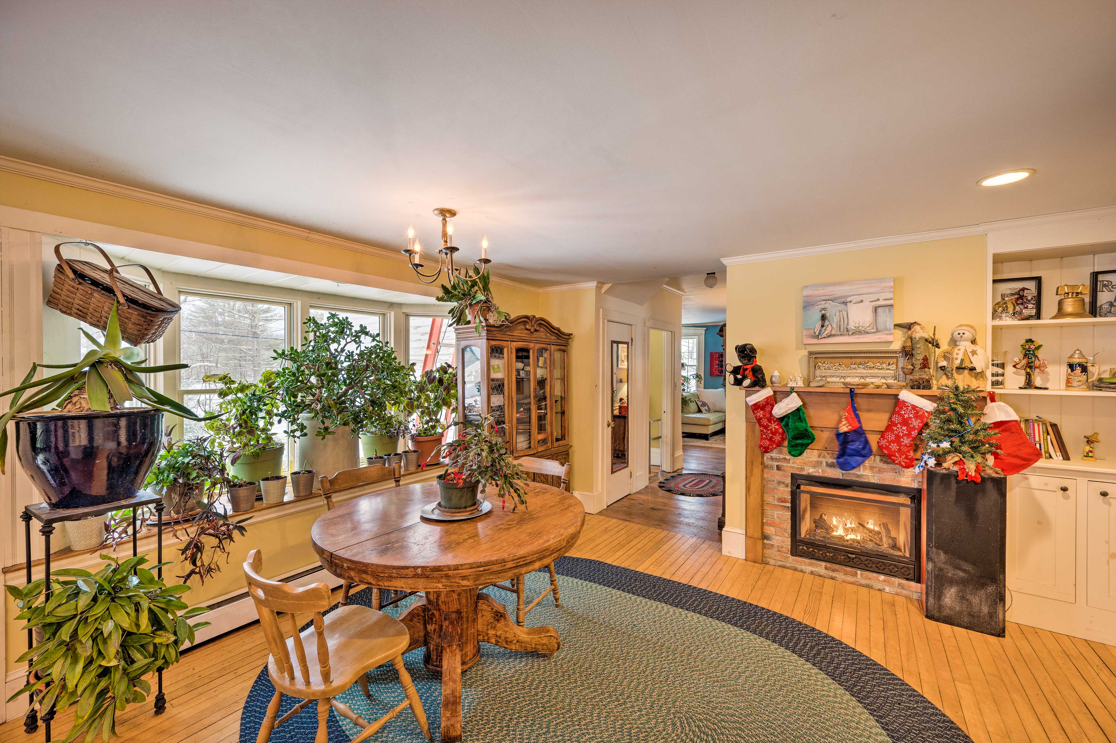 Dining Area | Gas Fireplace