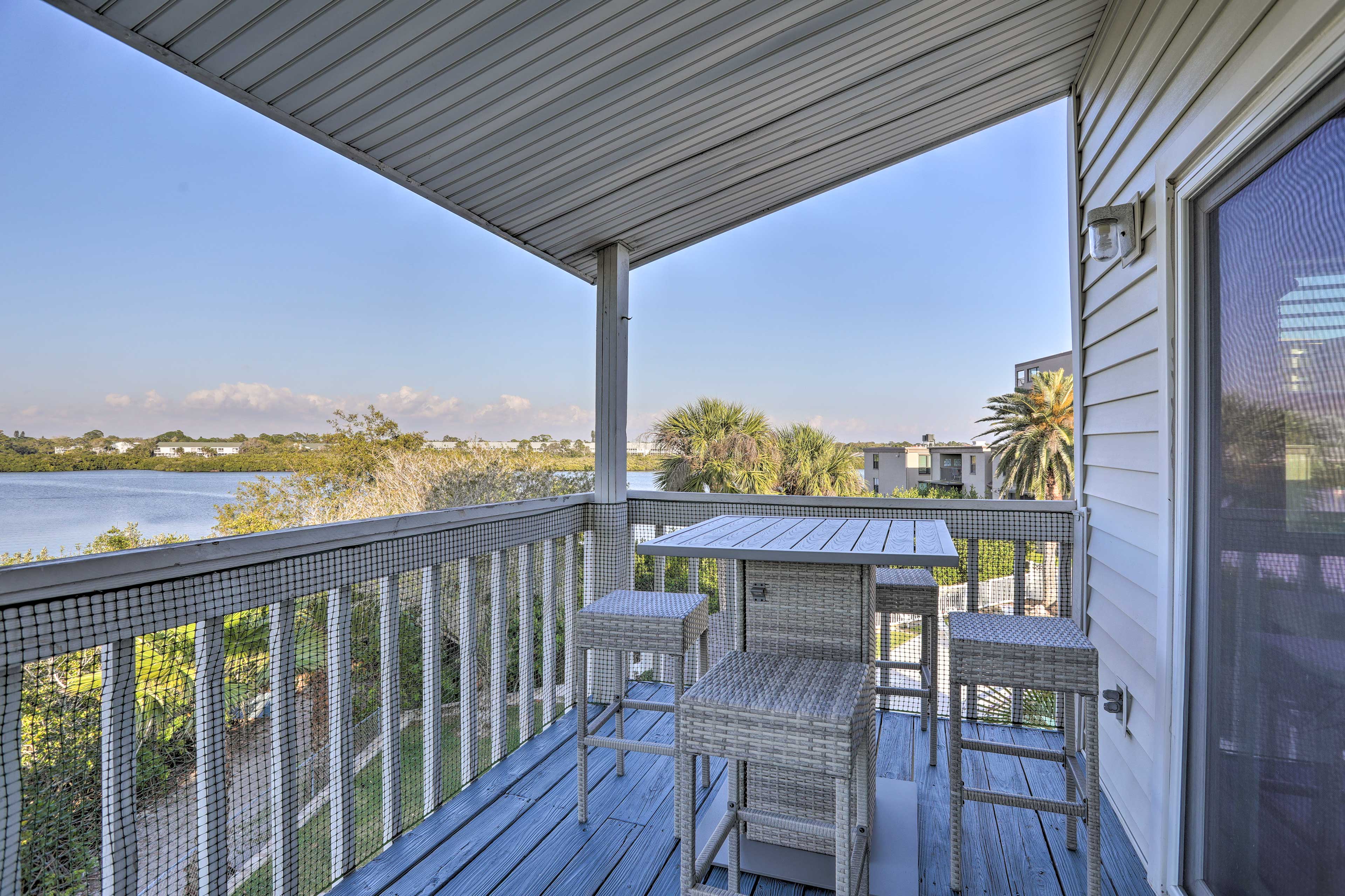 Outdoor Dining Area