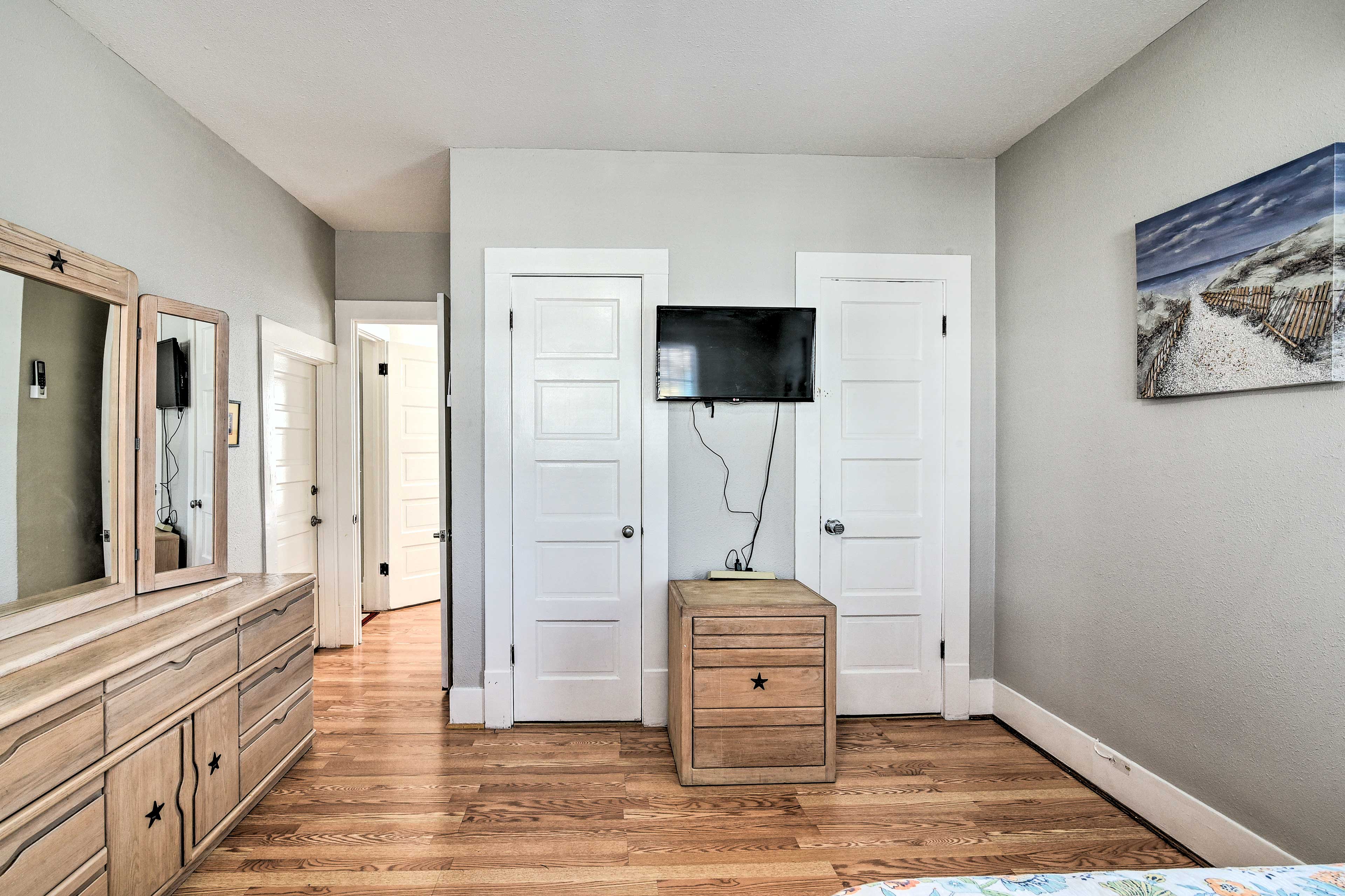 Bedroom 2 | Smart TV