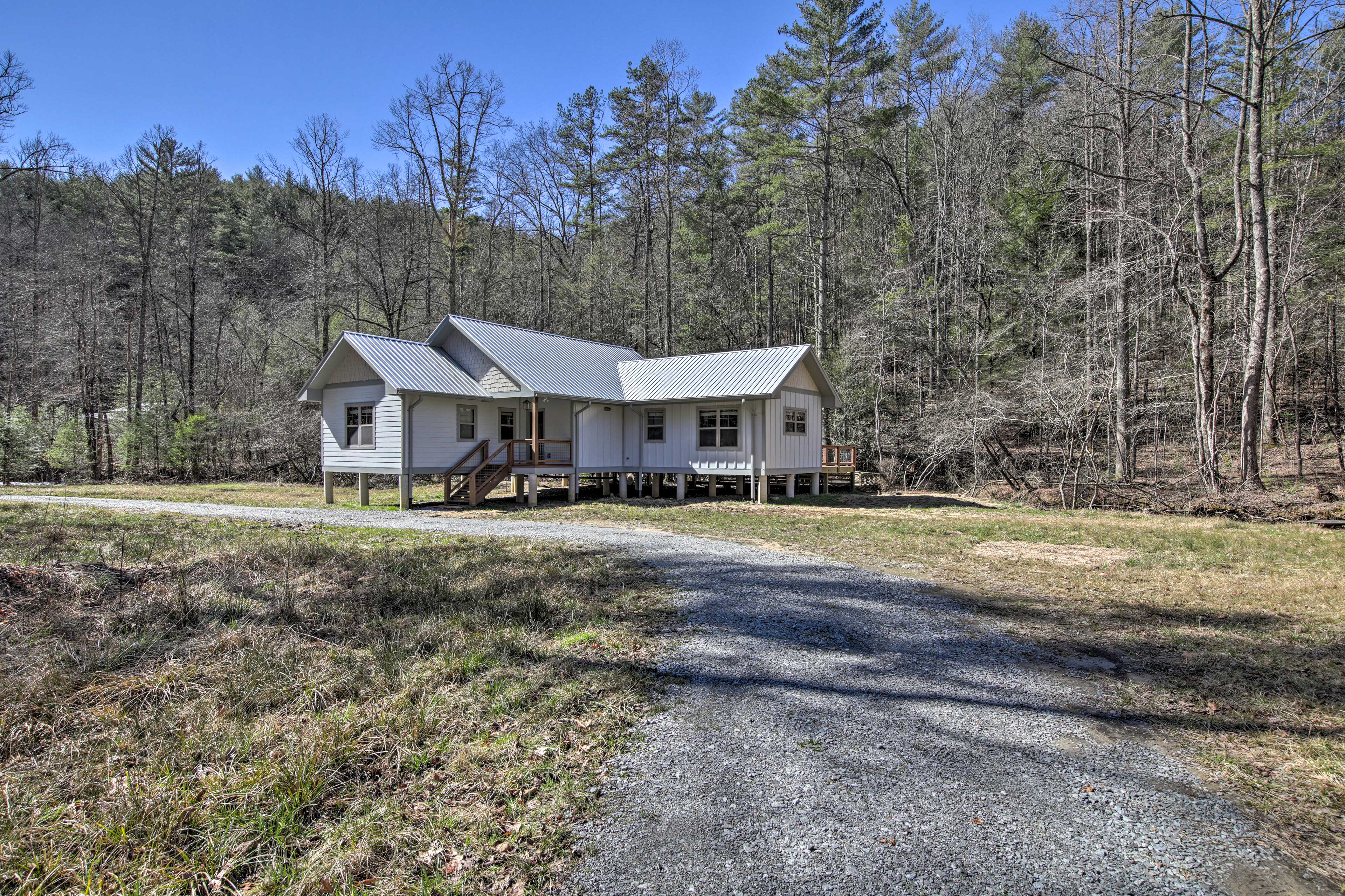 Exterior/Driveway | Rural Property w/ Mtn Views