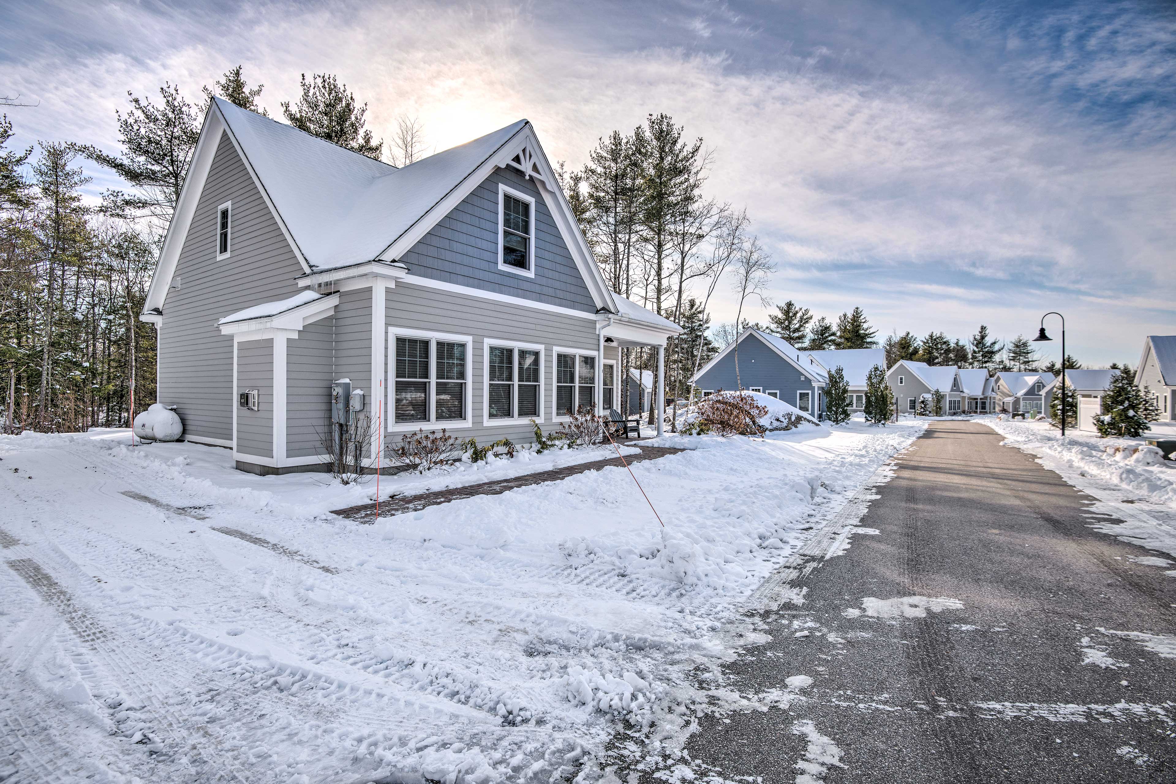 Parking | Driveway (2 Vehicles) | 2 Parking Permits Provided