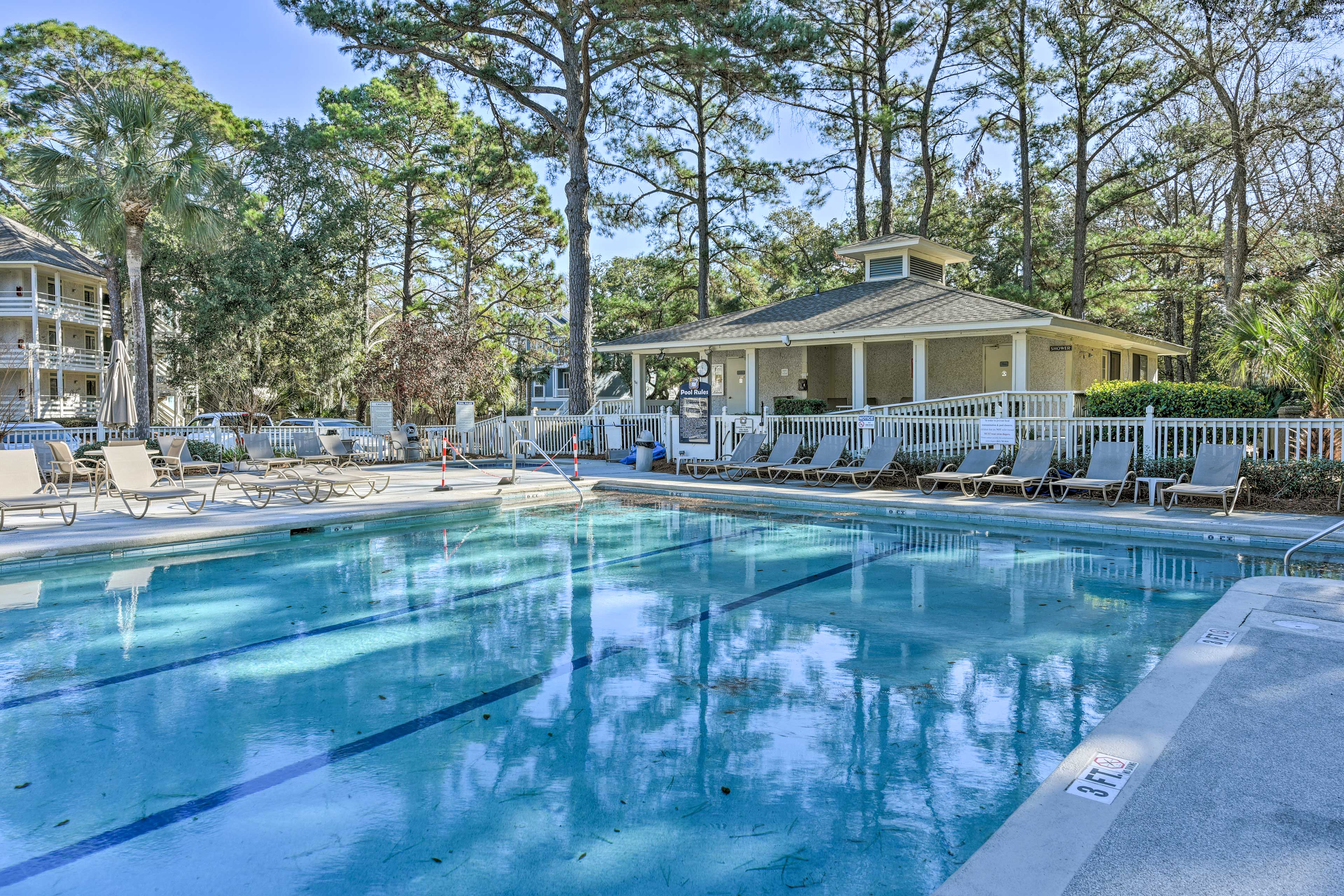 Community Pool | Towels & Linens | No Elevator | Driveway Parking (2 Vehicles)