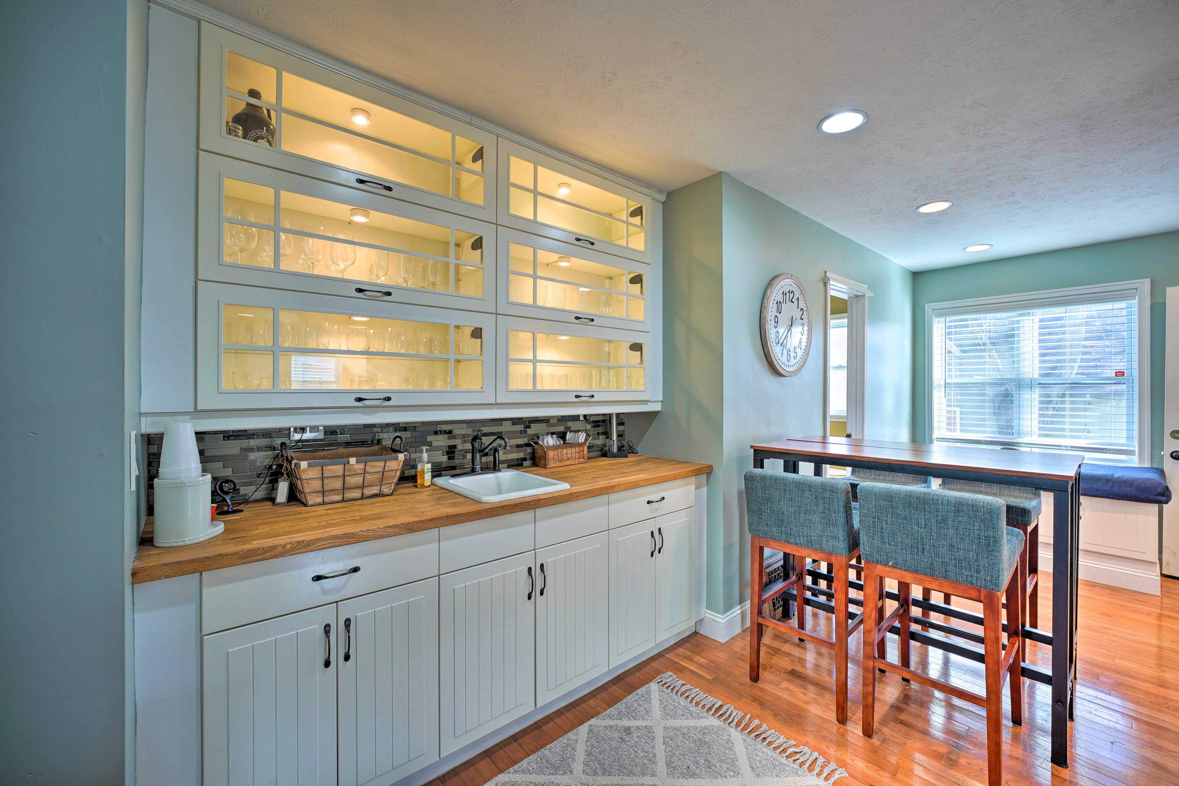 Kitchen | Wet Bar