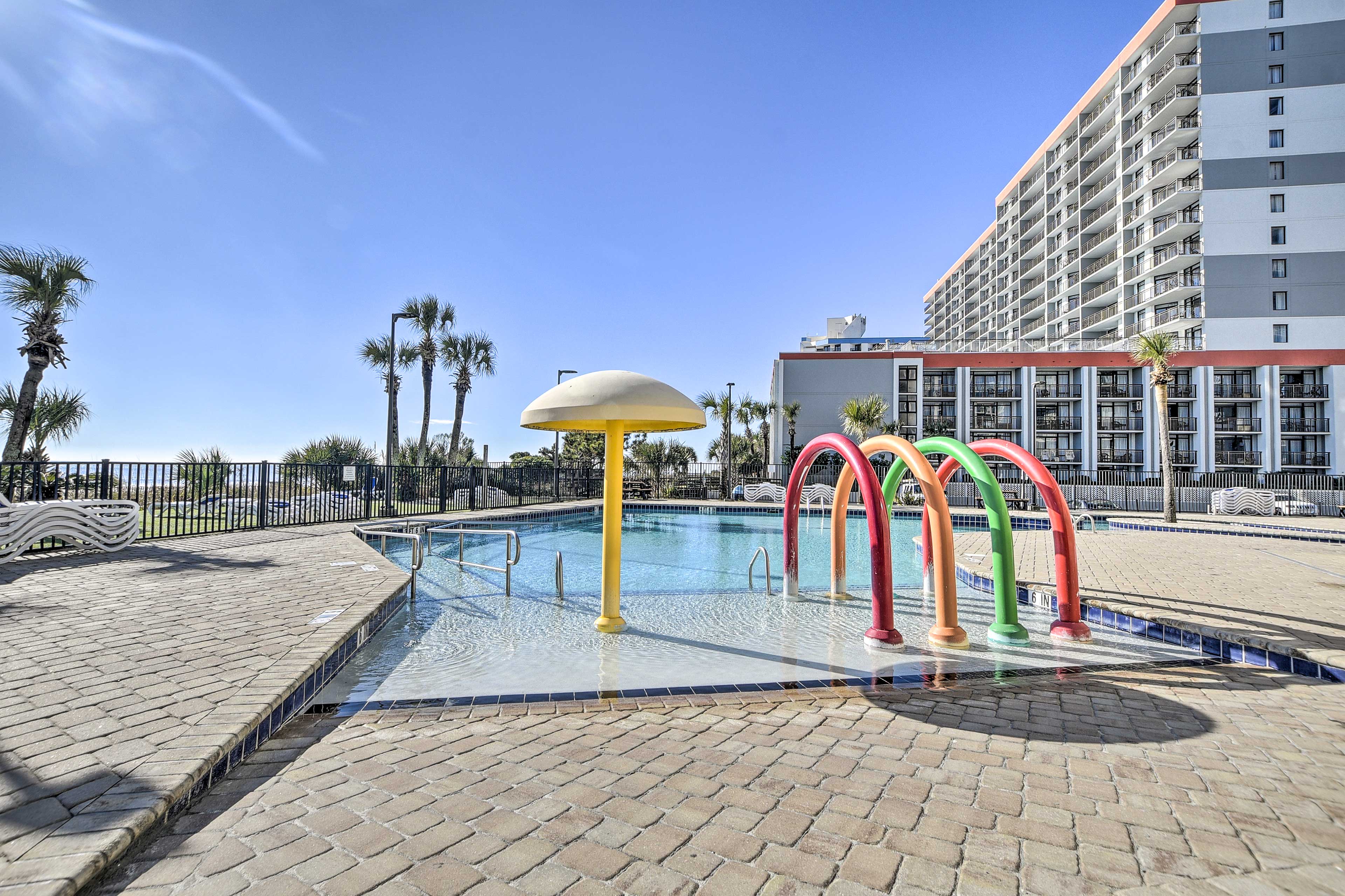 Community Outdoor Pool | Kids' Splash Zone