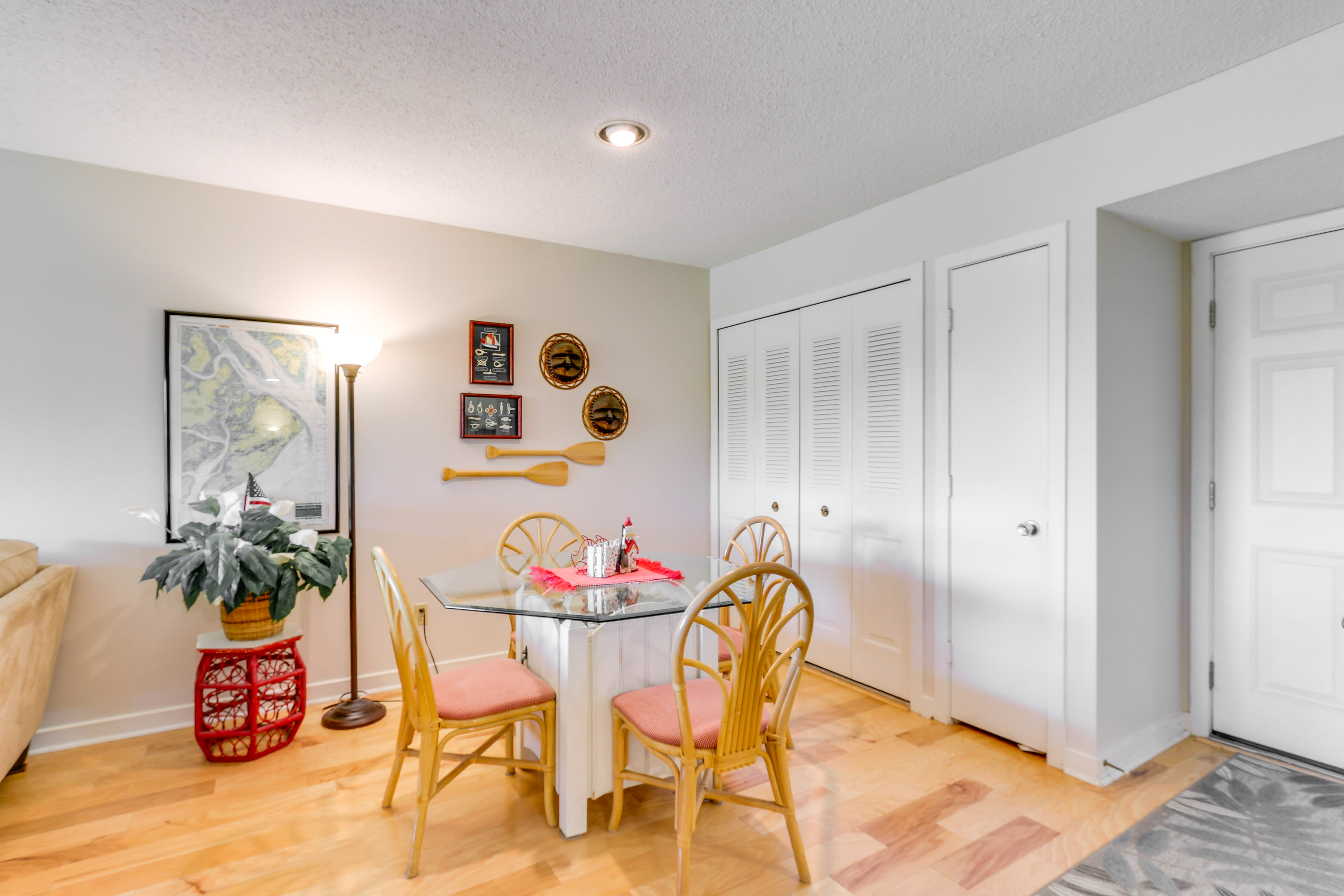 Dining Area | Dishware & Flatware