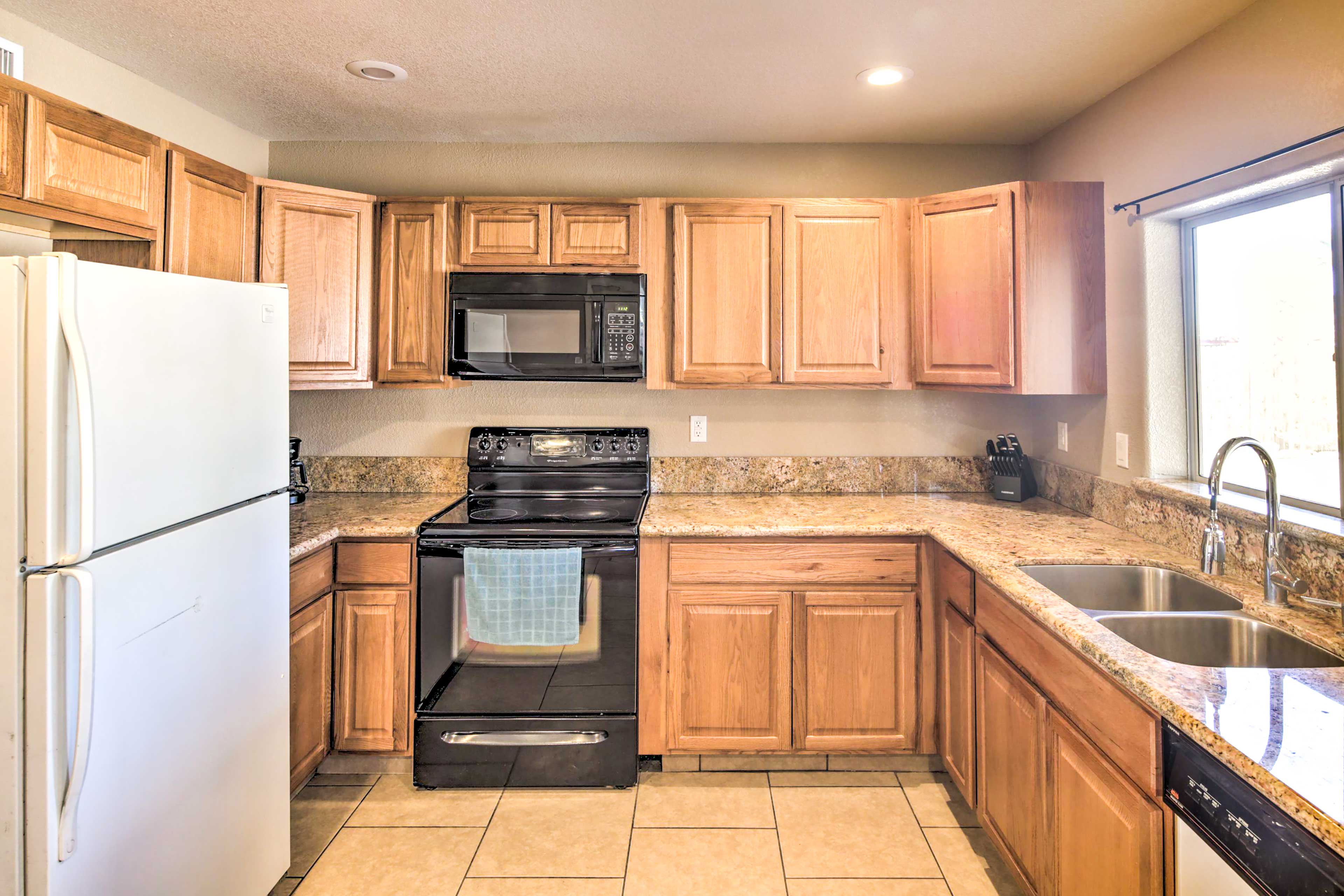 Fully Equipped Kitchen | Main Level | Dishwasher