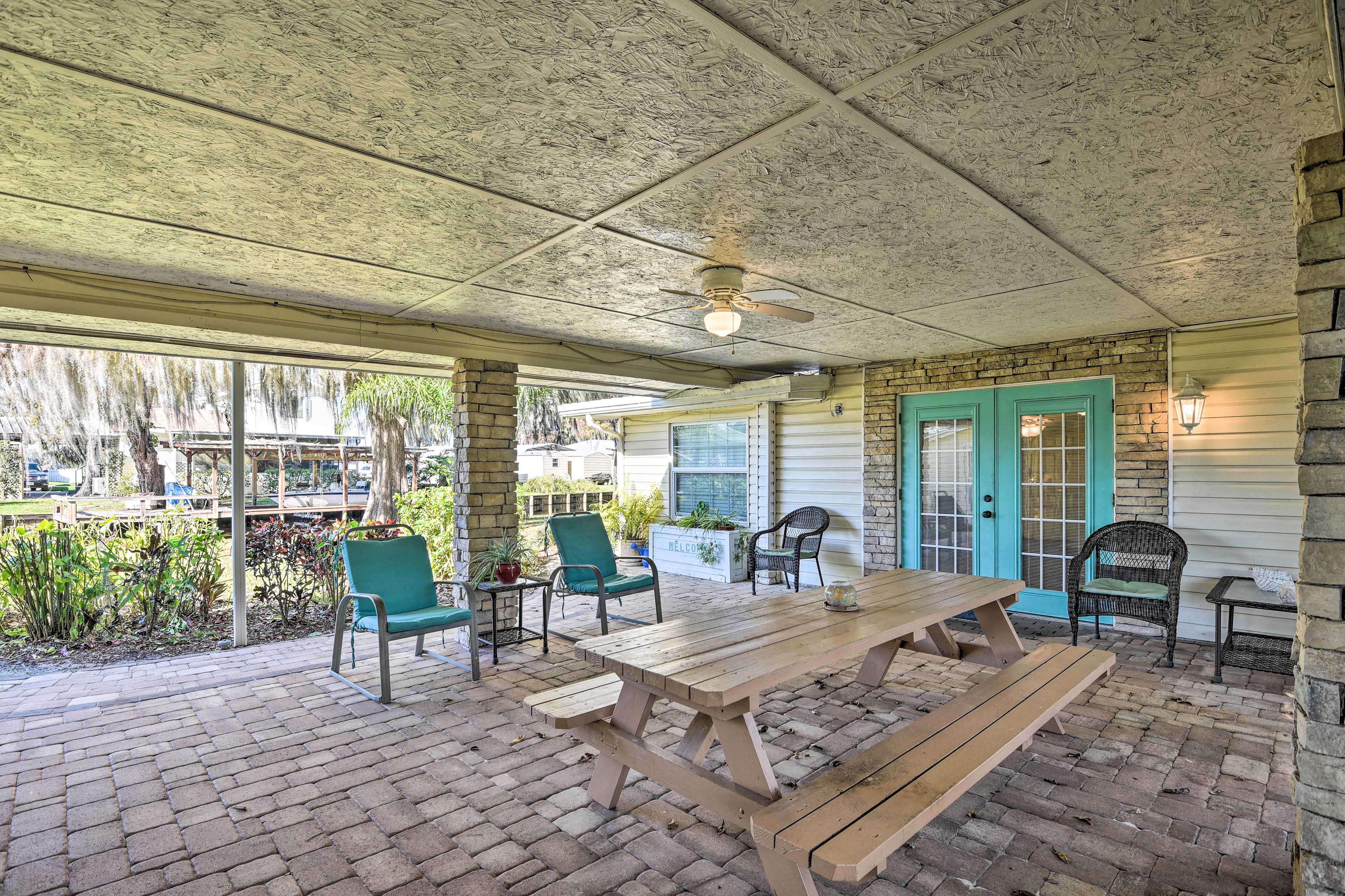 Covered Patio | Gas Grill