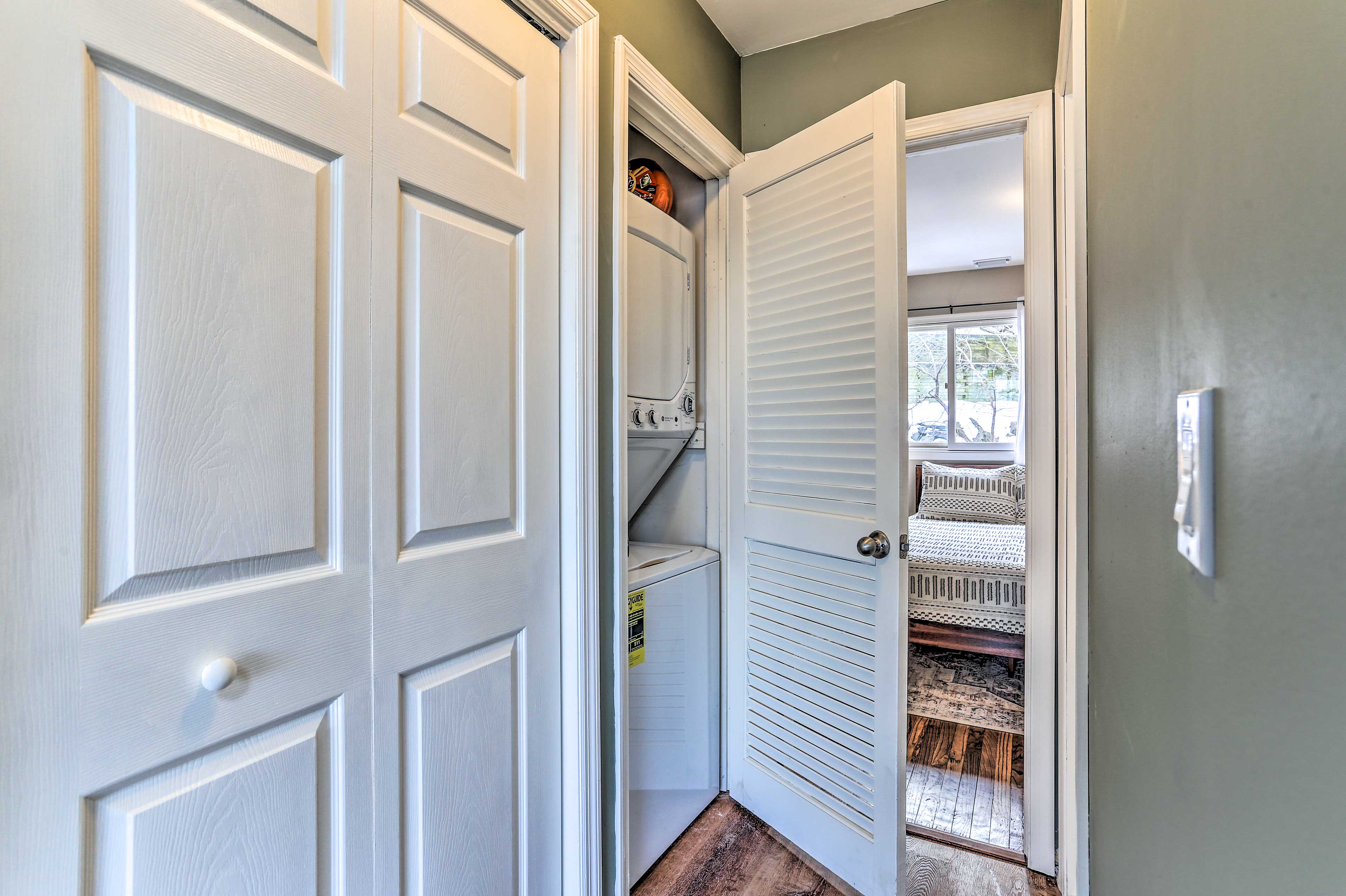 Hallway | Washer & Dryer