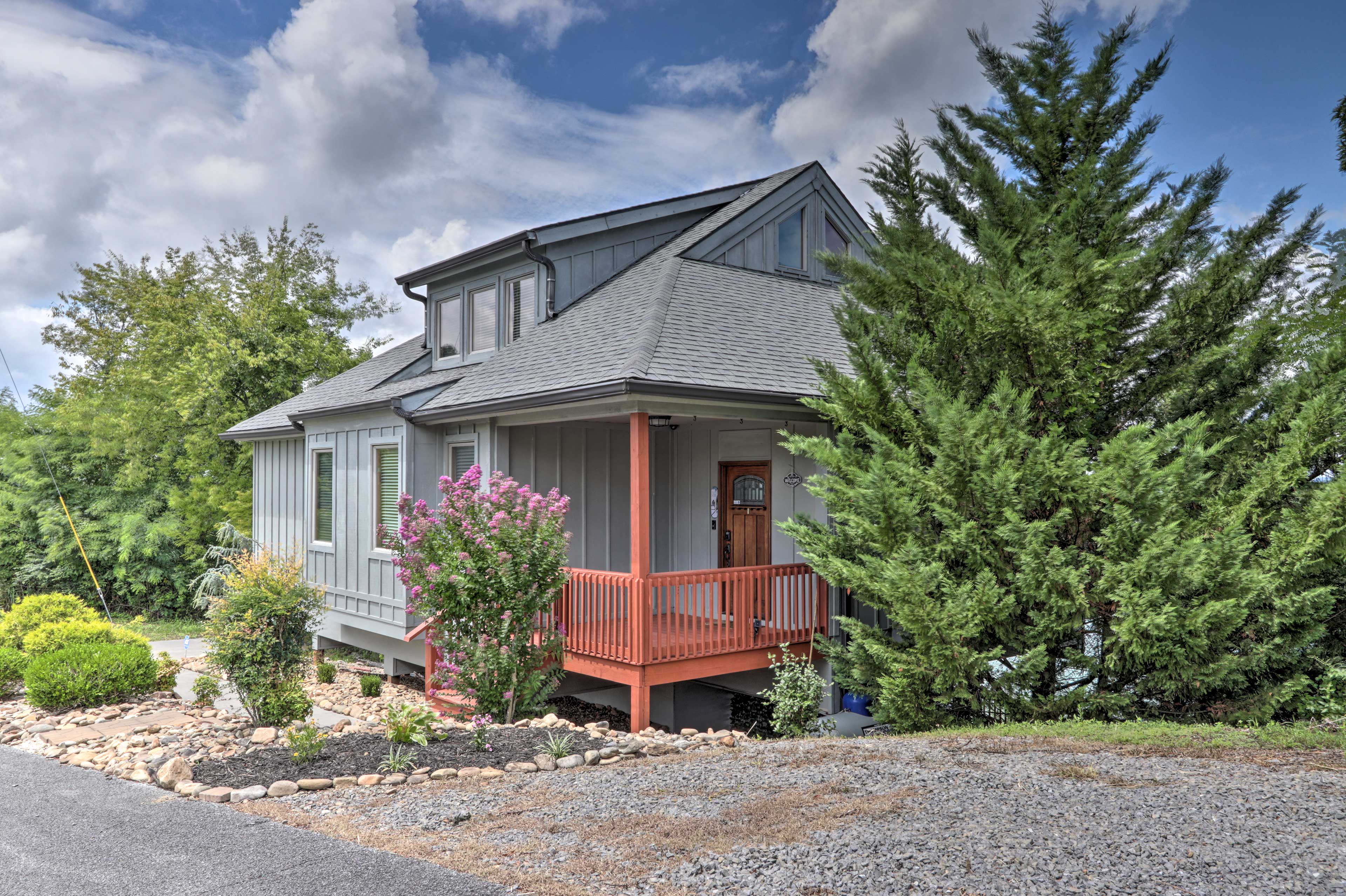 Home Exterior | Front Entrance