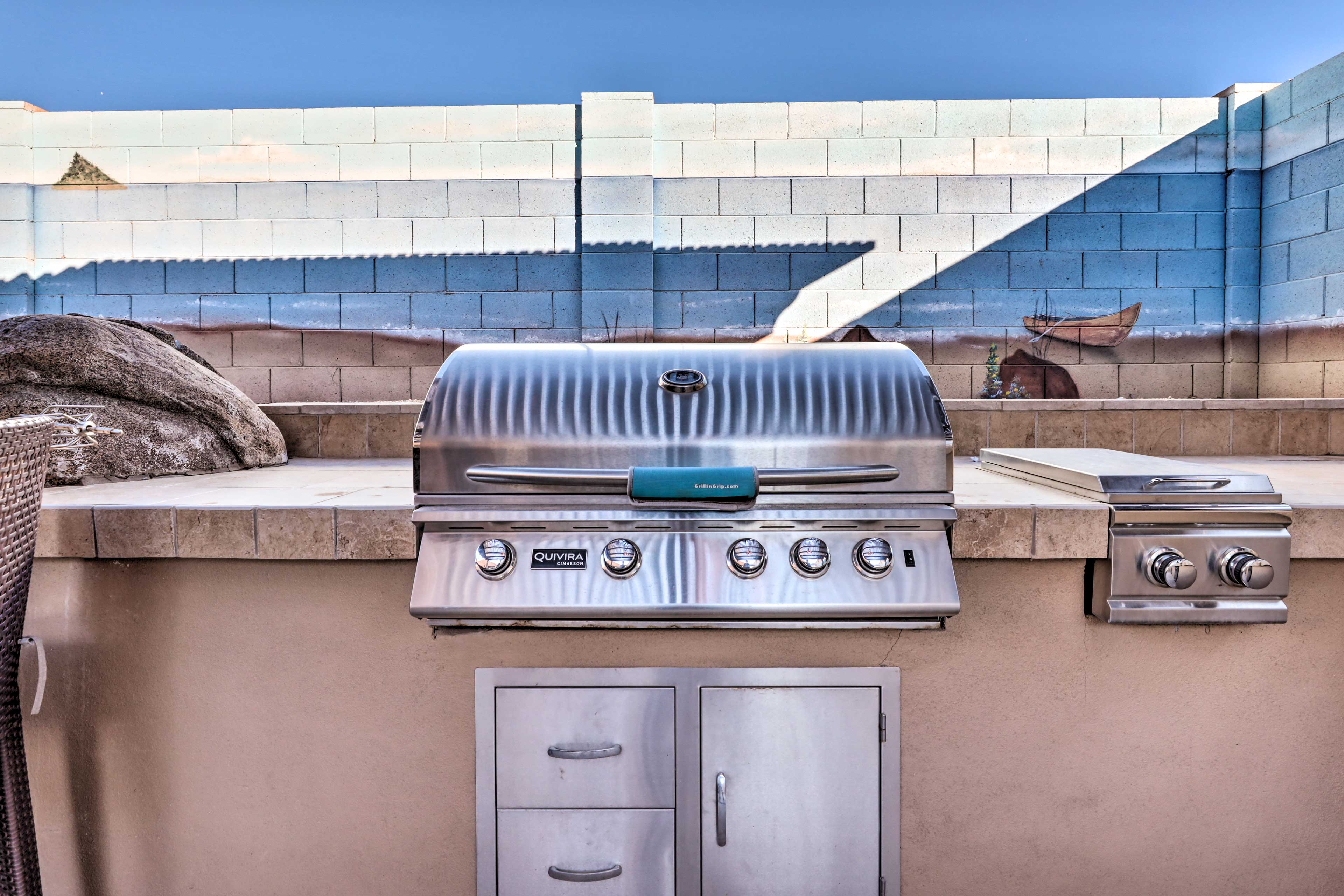 Swim-Up Bar | Gas Grill