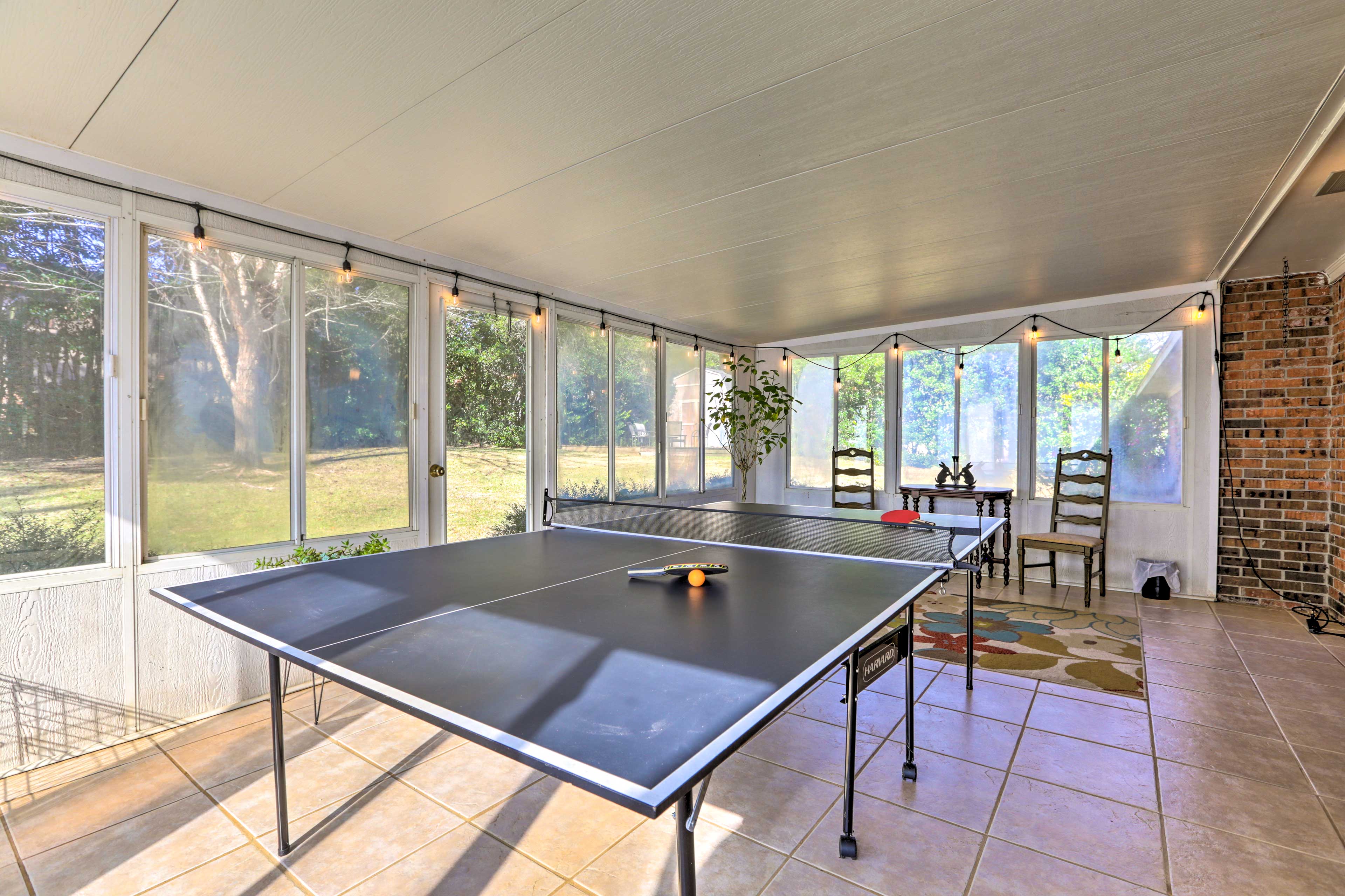 Sunroom | Single-Story Interior | Towels & Linens