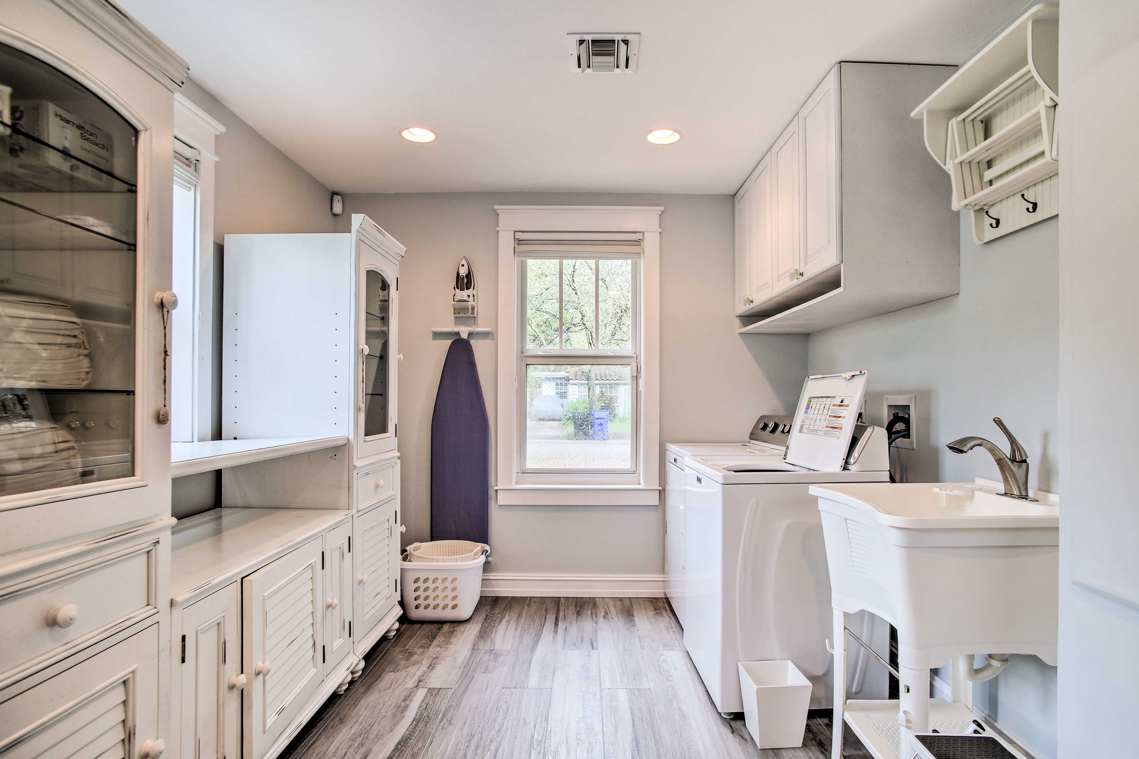 Laundry Room | Washer & Dryer | Iron/Board