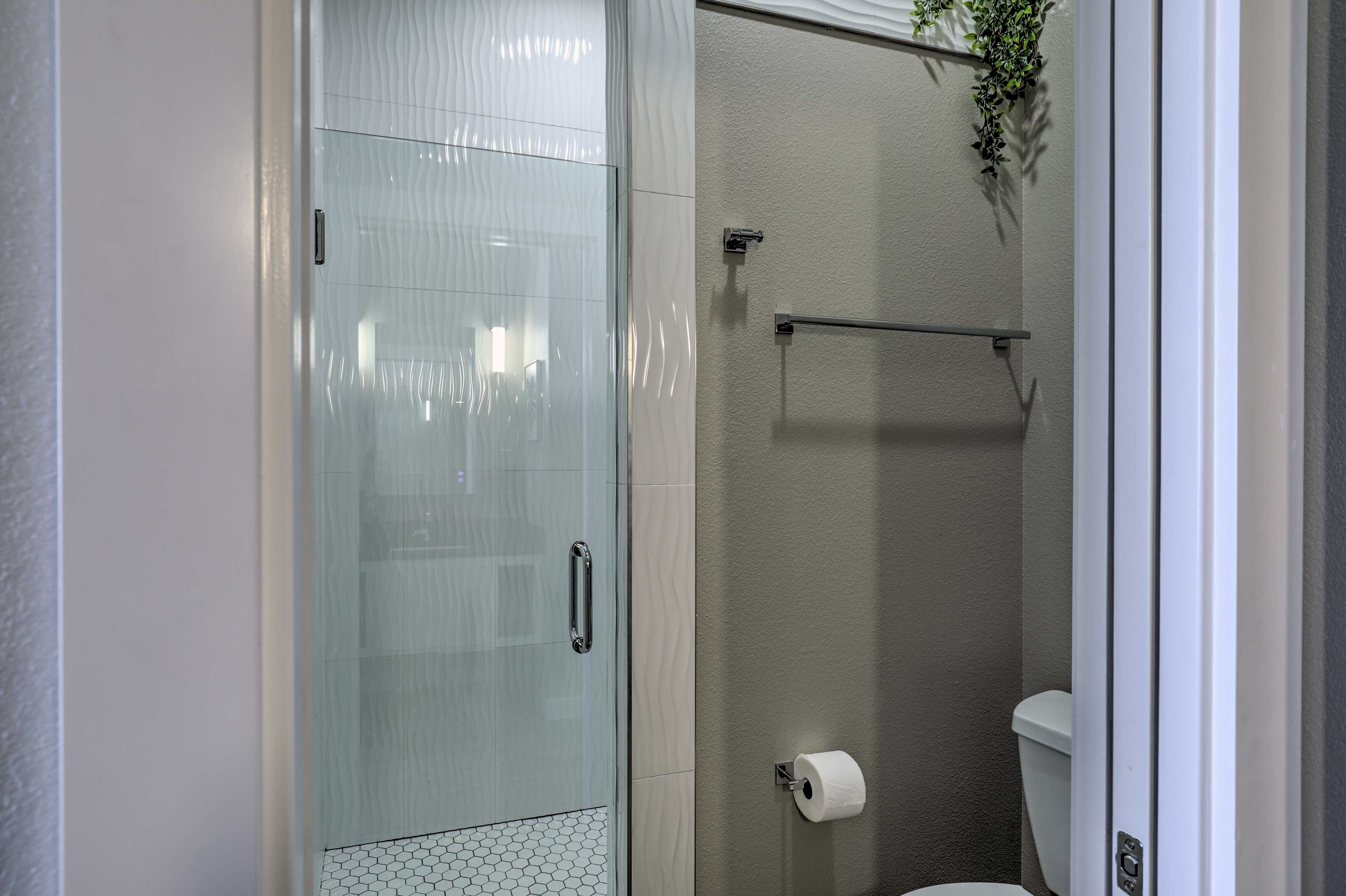 Full En-Suite Bathroom