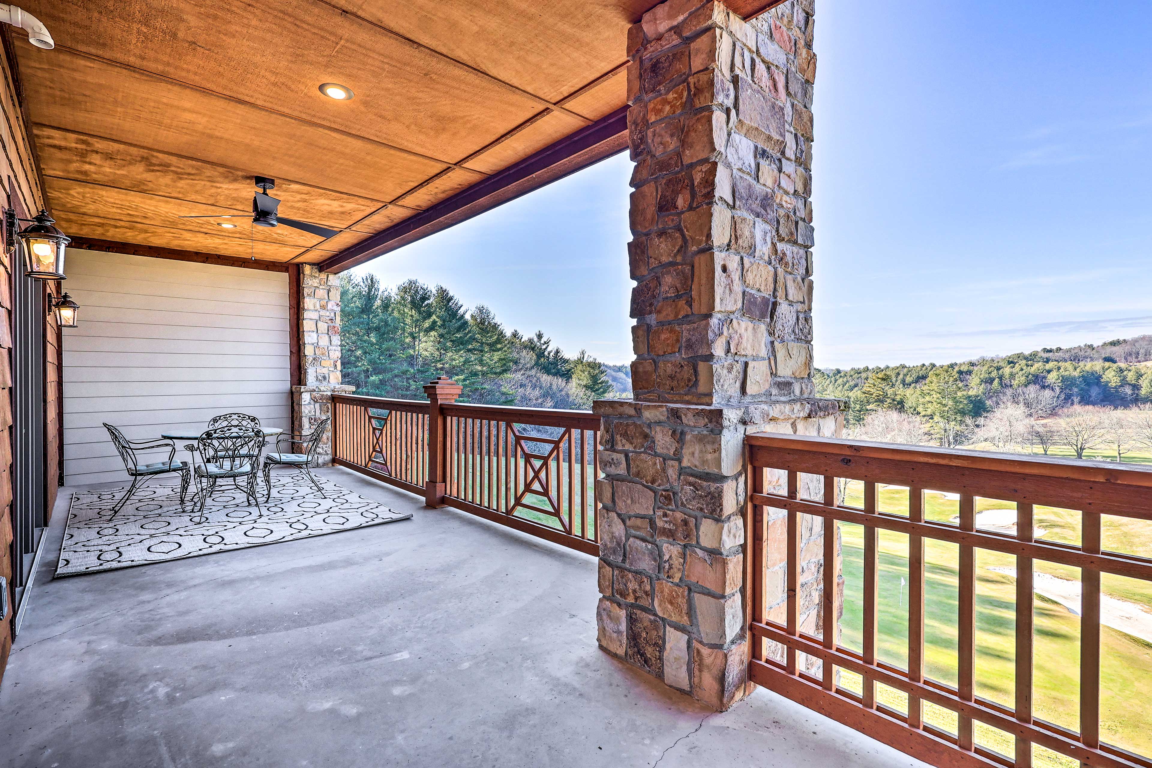 Private Patio | Outdoor Dining