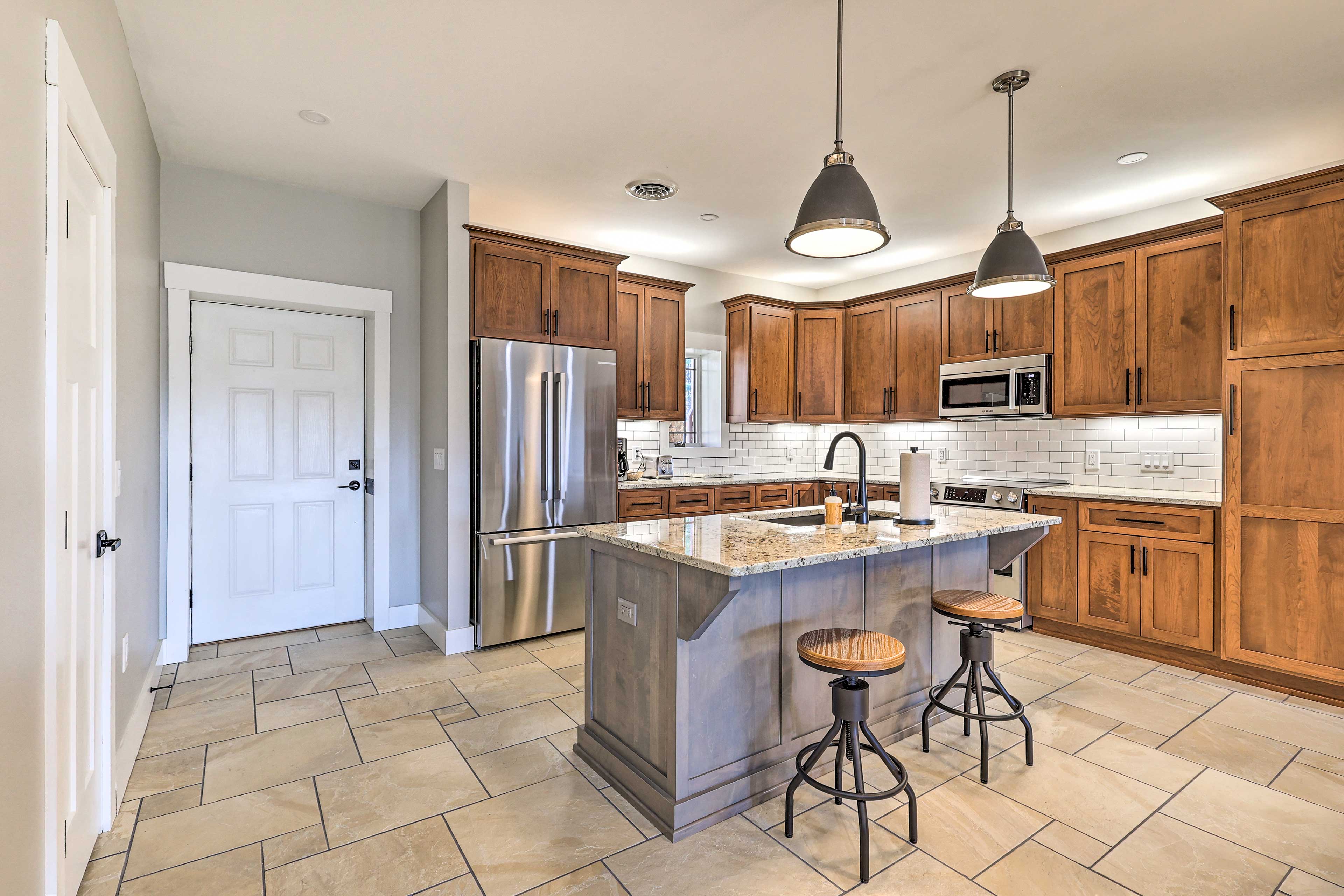 Kitchen | Breakfast Bar w/ Additional Seating