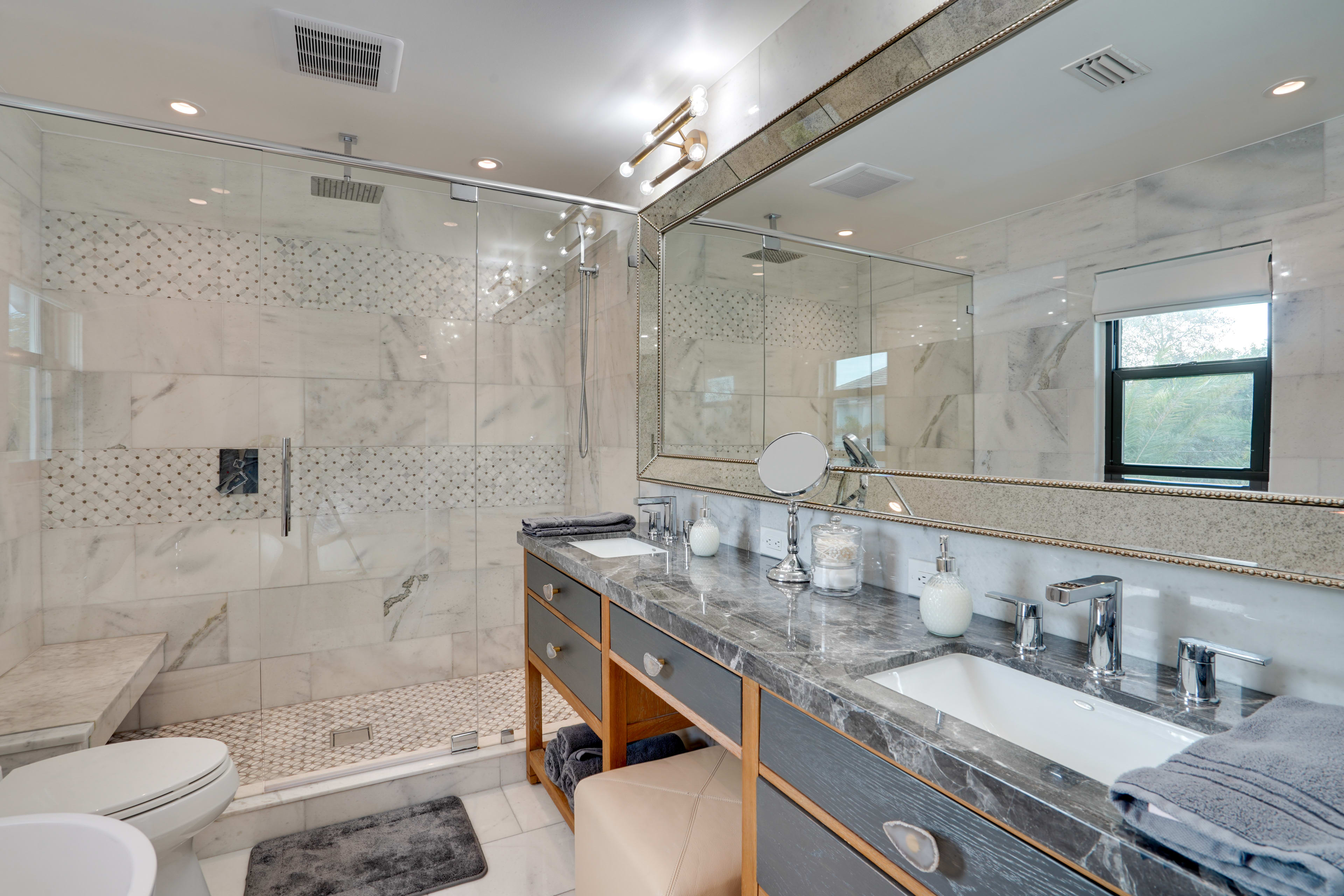 En-Suite Bathroom | Soaking Tub