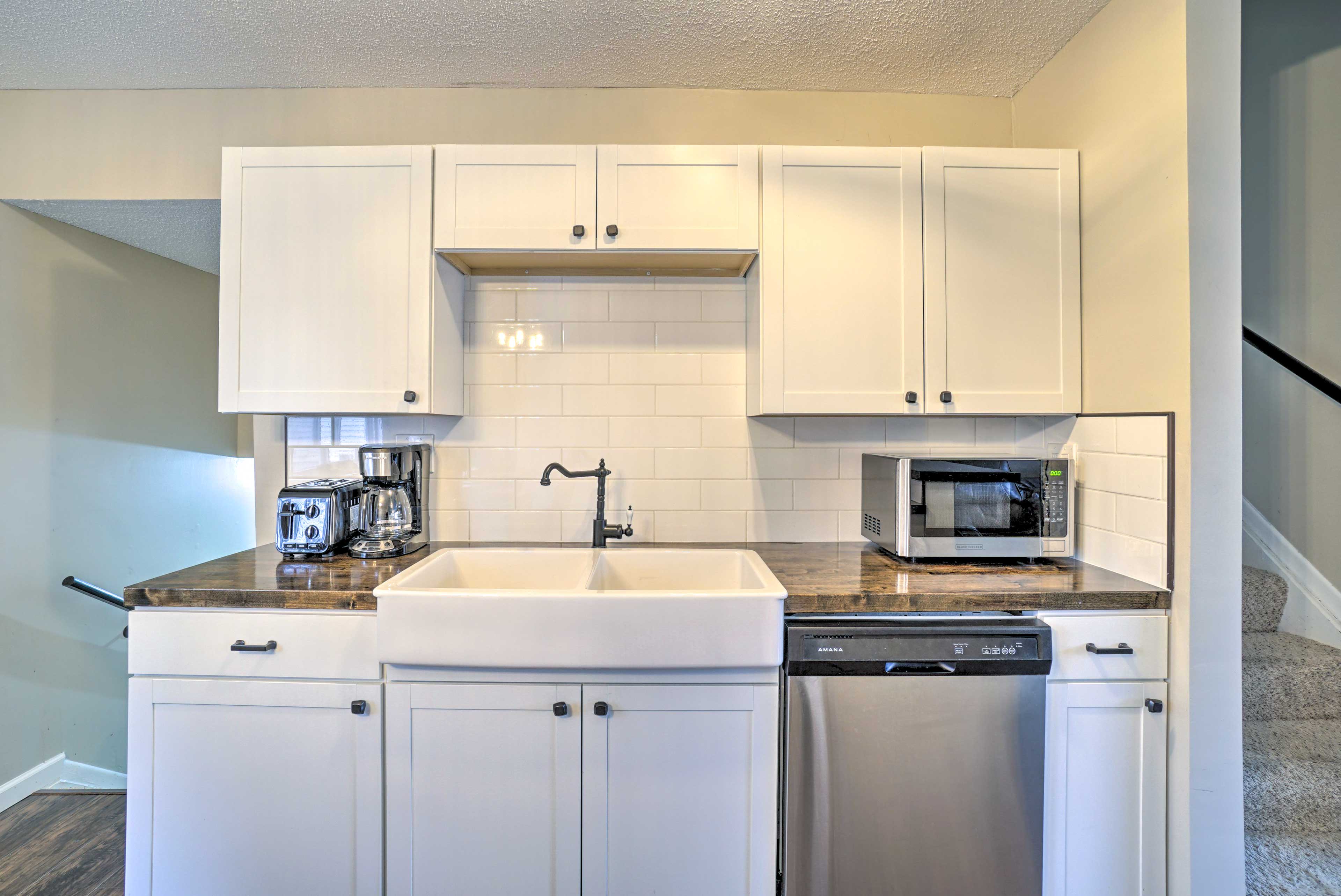 Fully Equipped Kitchen | Main Level