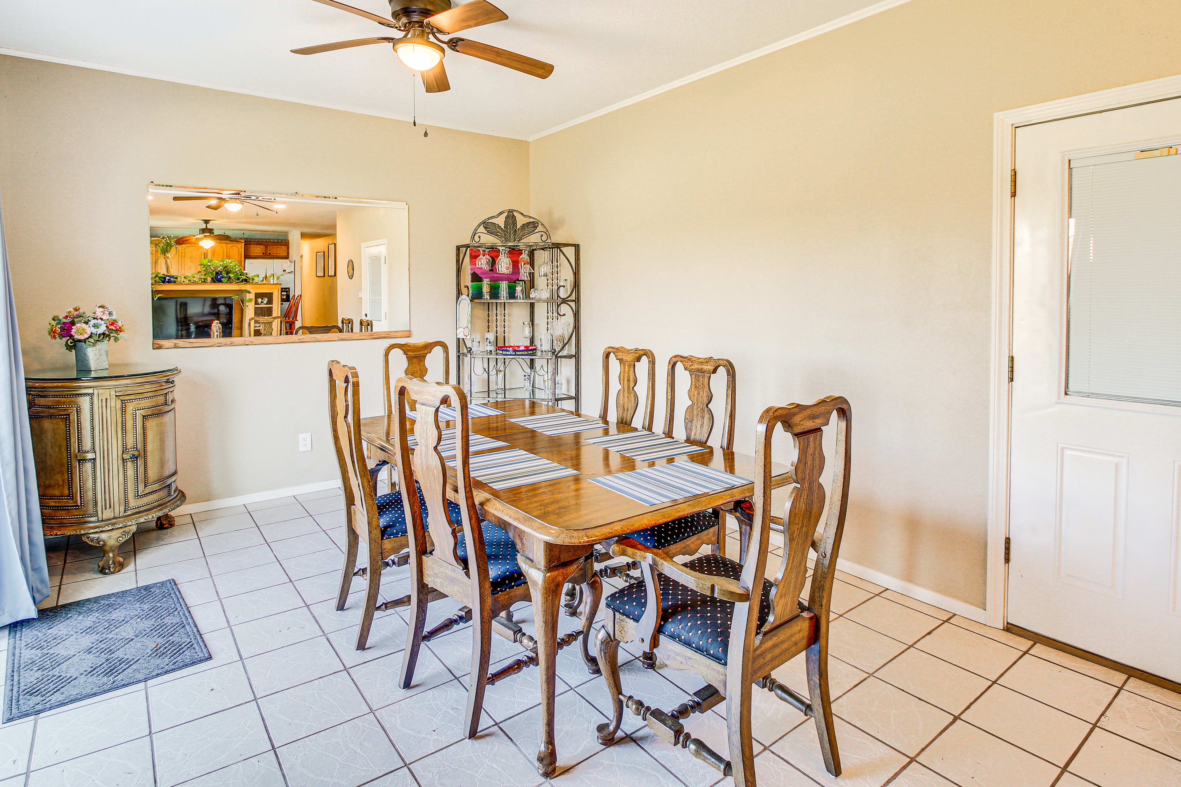 Dining Room | Trash Bags & Paper Towels