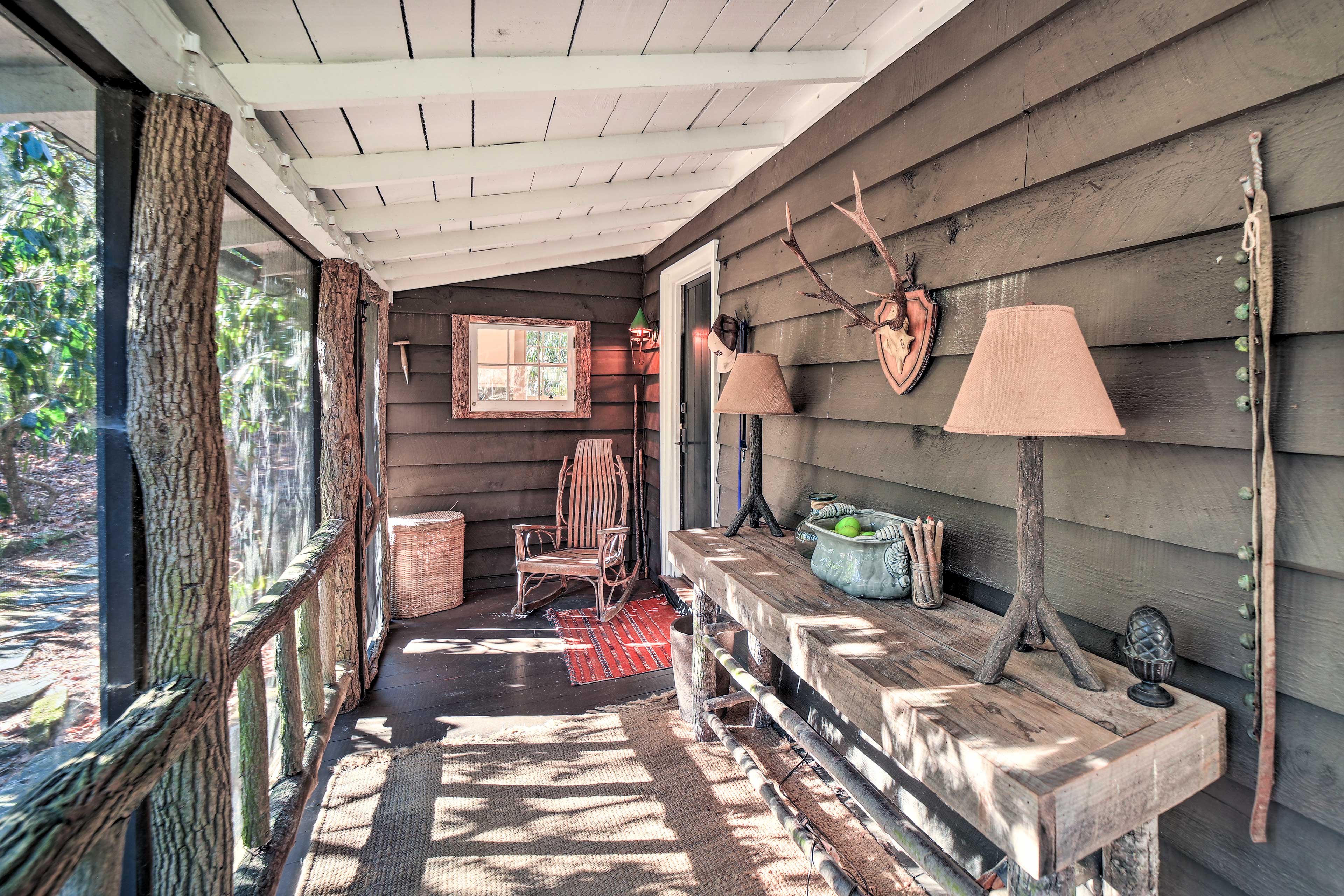 Screened-In Porch