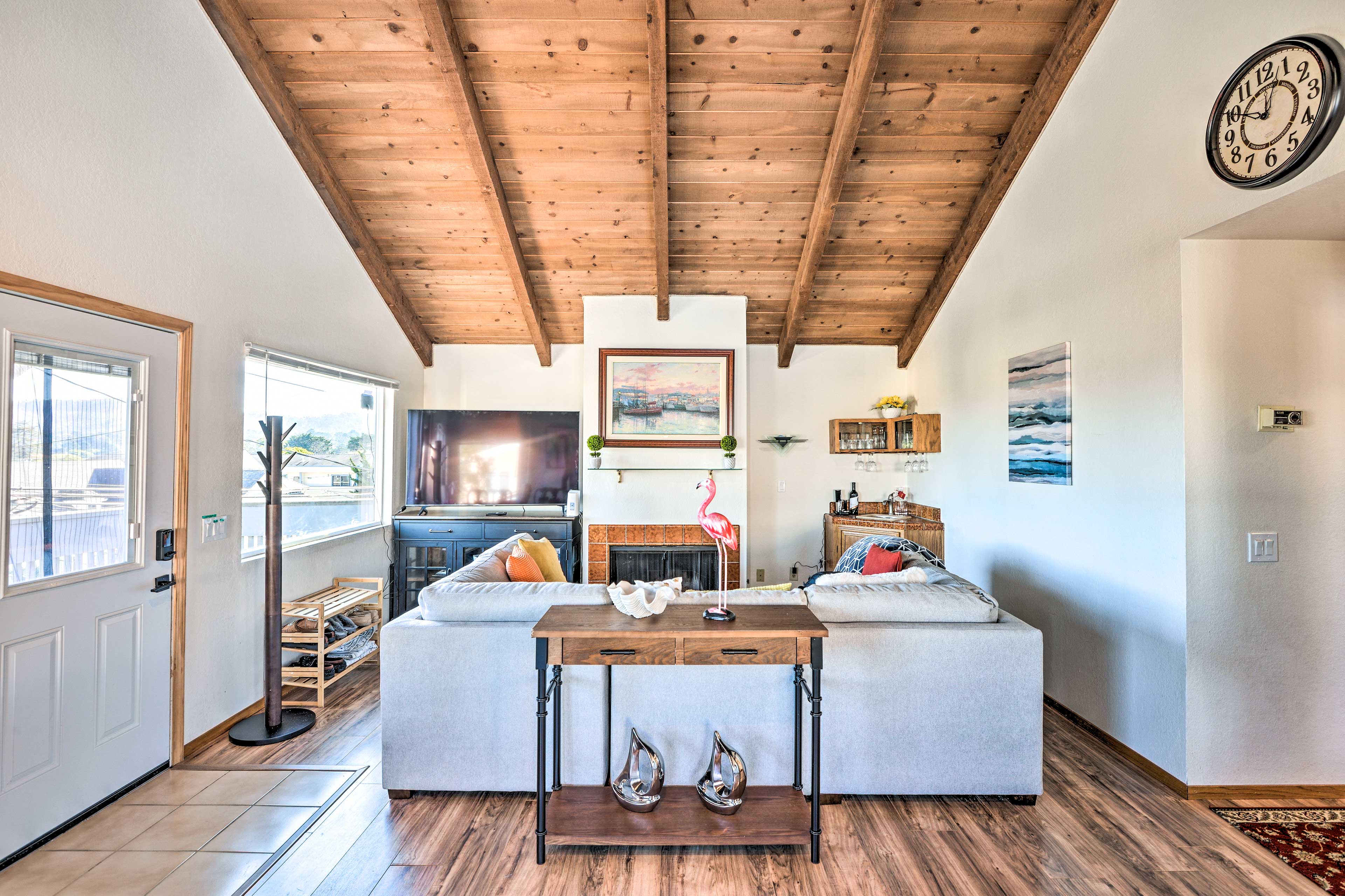 Living Area | Smart TV | Wood-Burning Fireplace | Sleeper Sofa