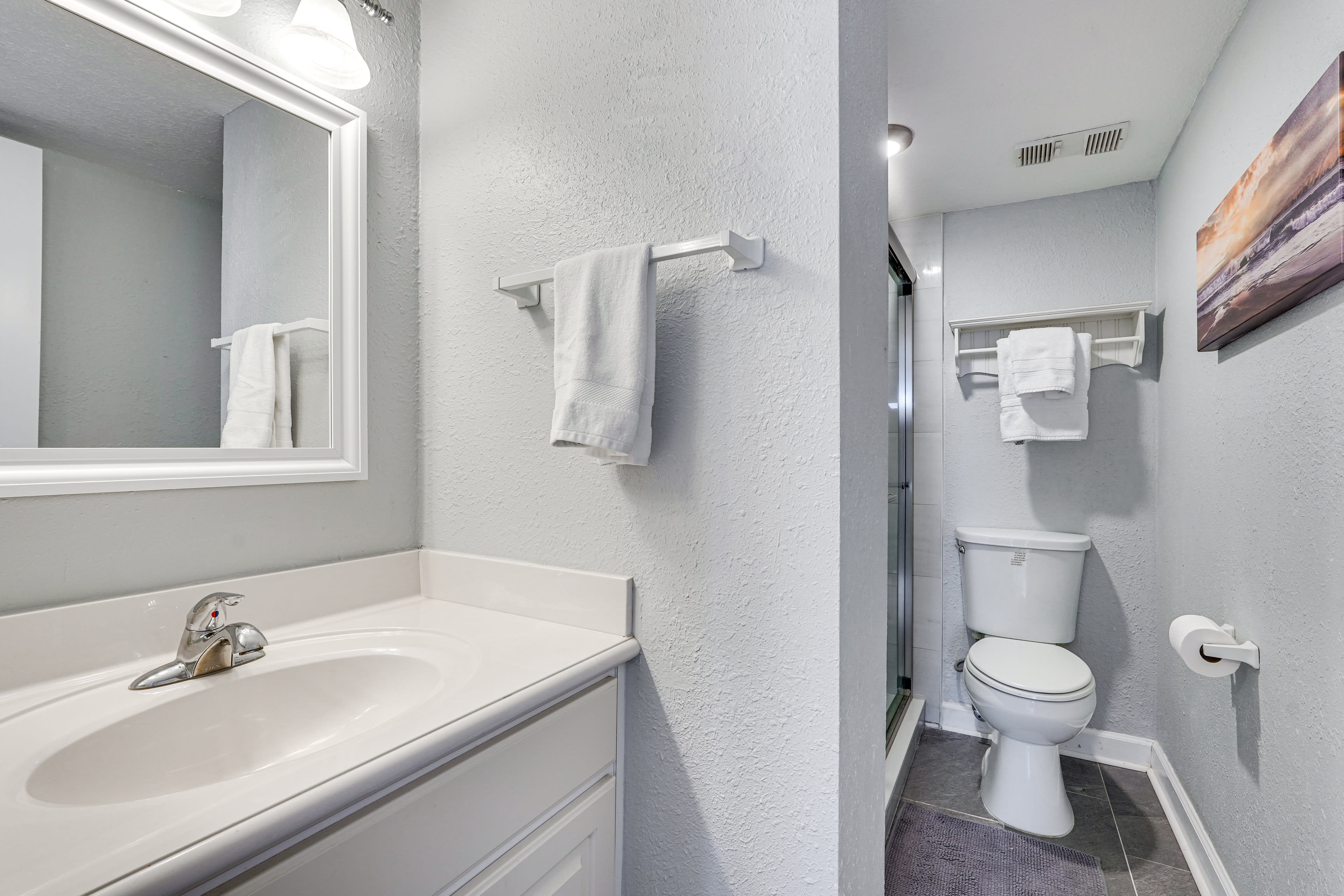 En-Suite Bathroom | Towels Provided | Complimentary Toiletries | Hair Dryer