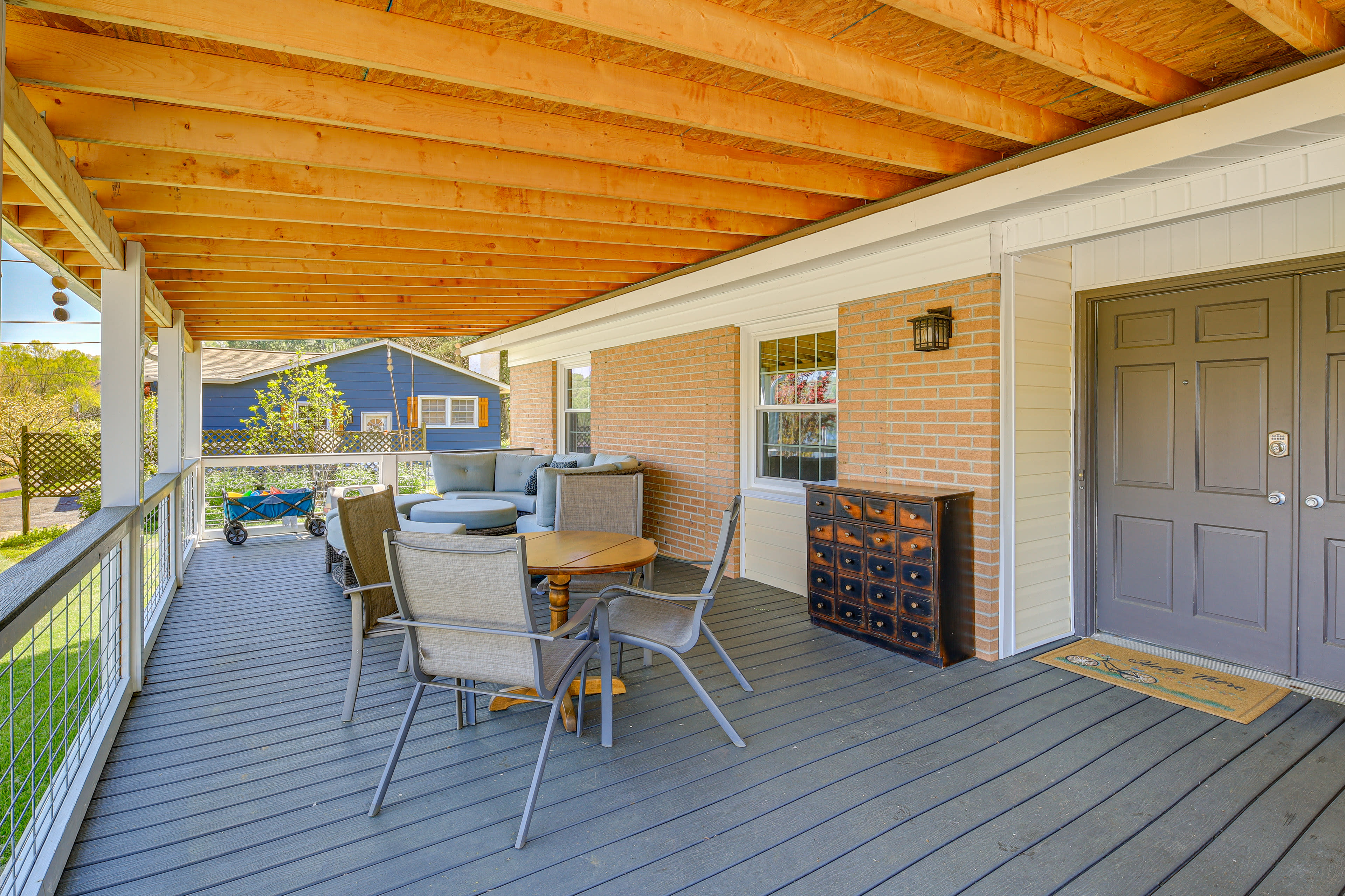 Covered Porch | Outdoor Couches