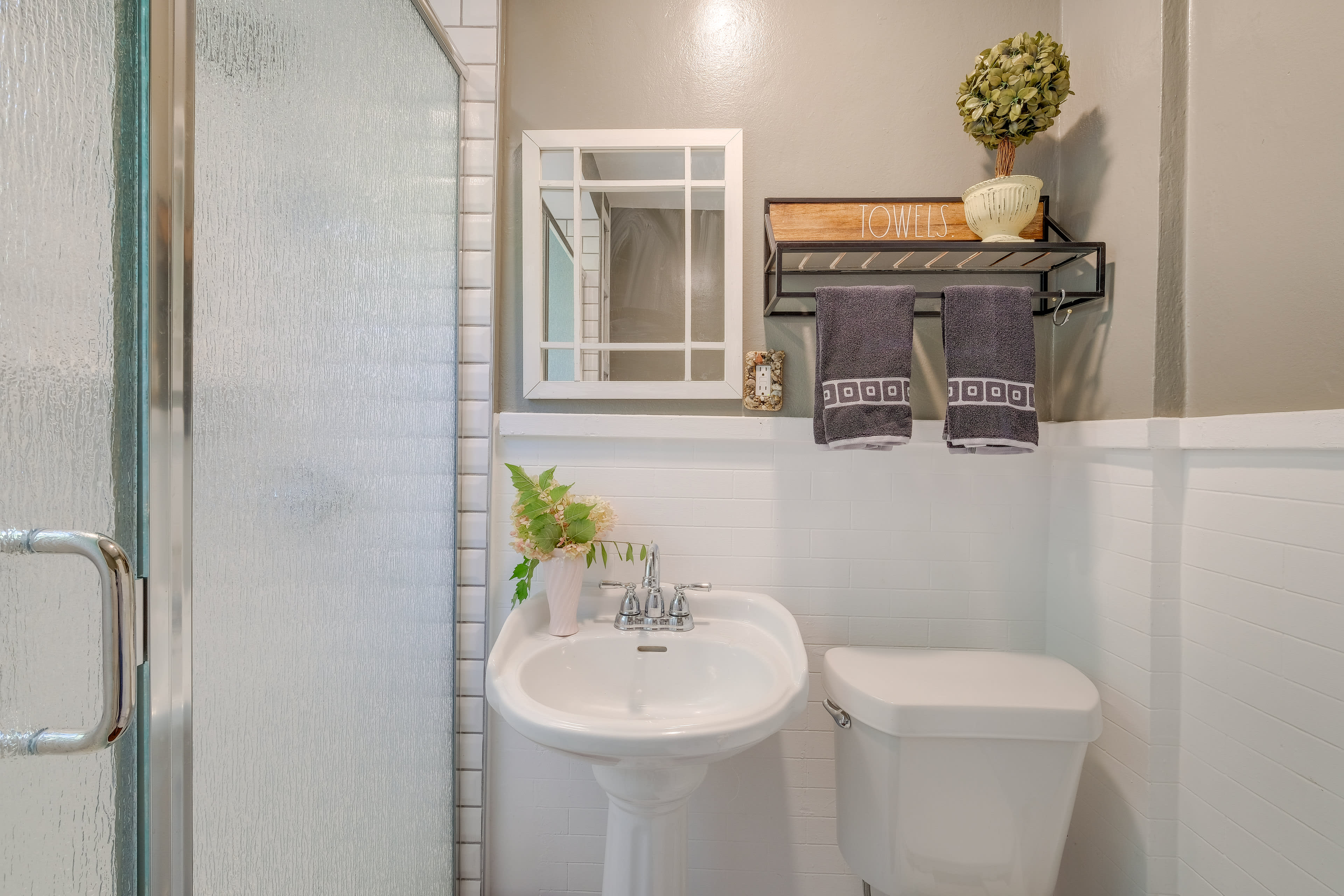Full Bathroom | Towels & Linens Provided | Complimentary Toiletries