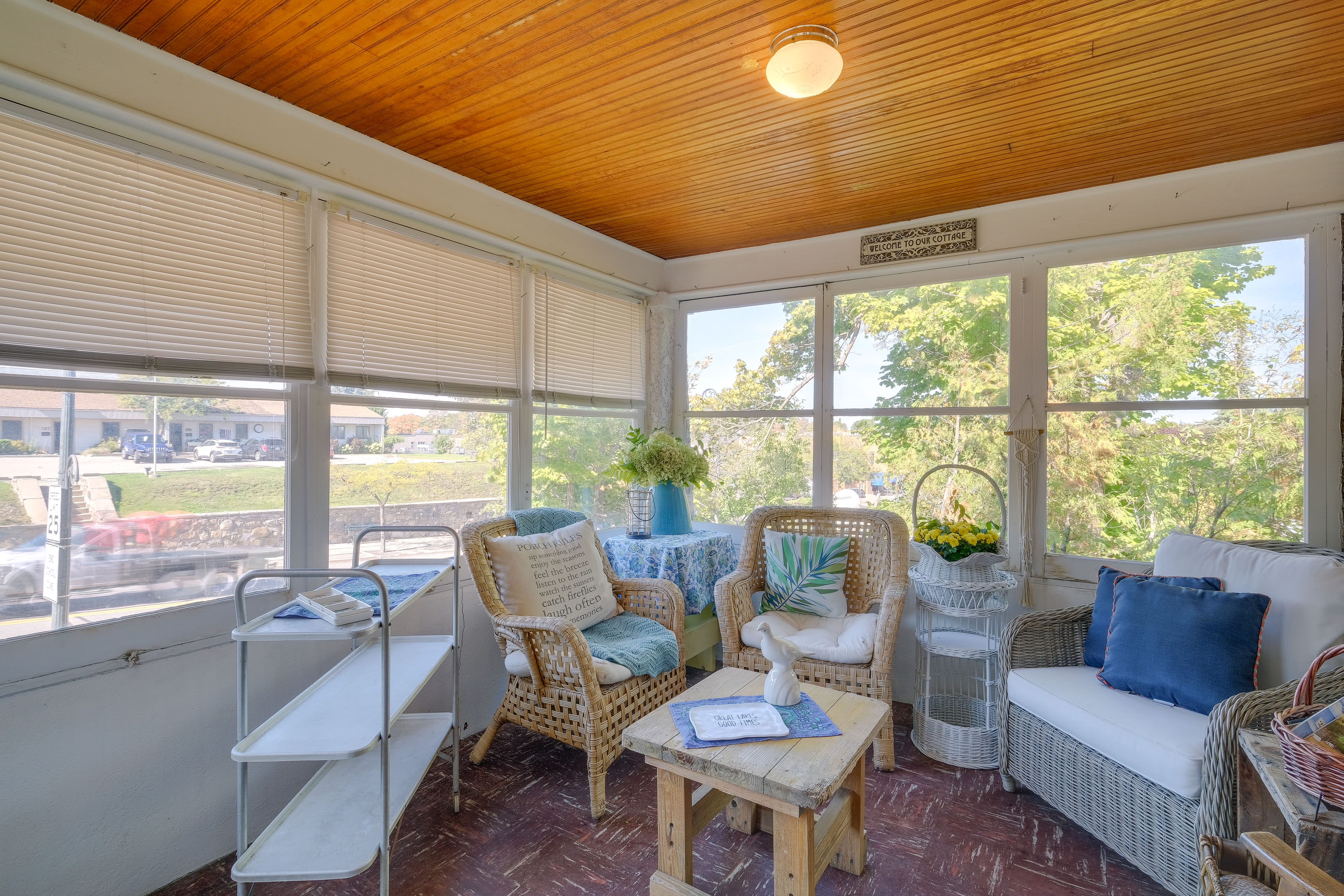 Sunroom | Front Entry